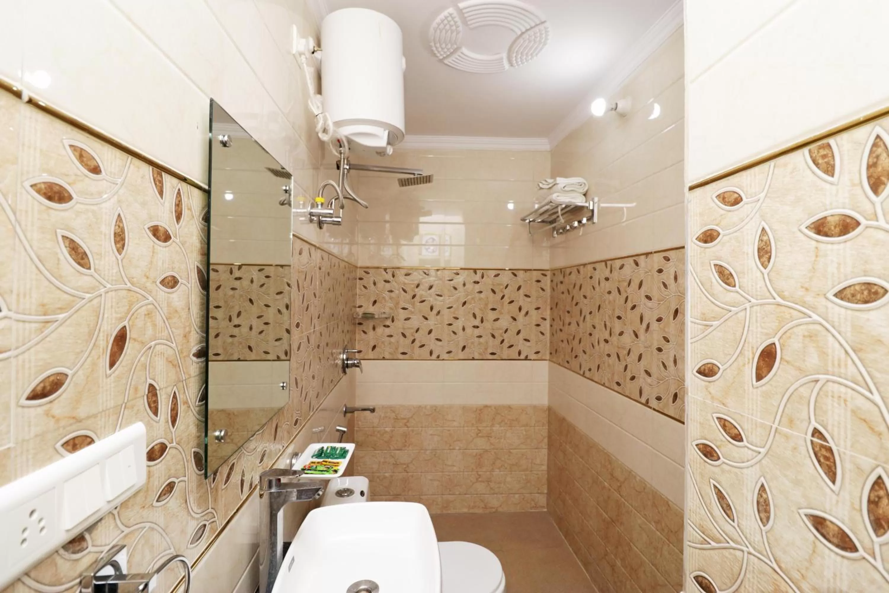 Bathroom in Airport Hotel Shivaka Inn