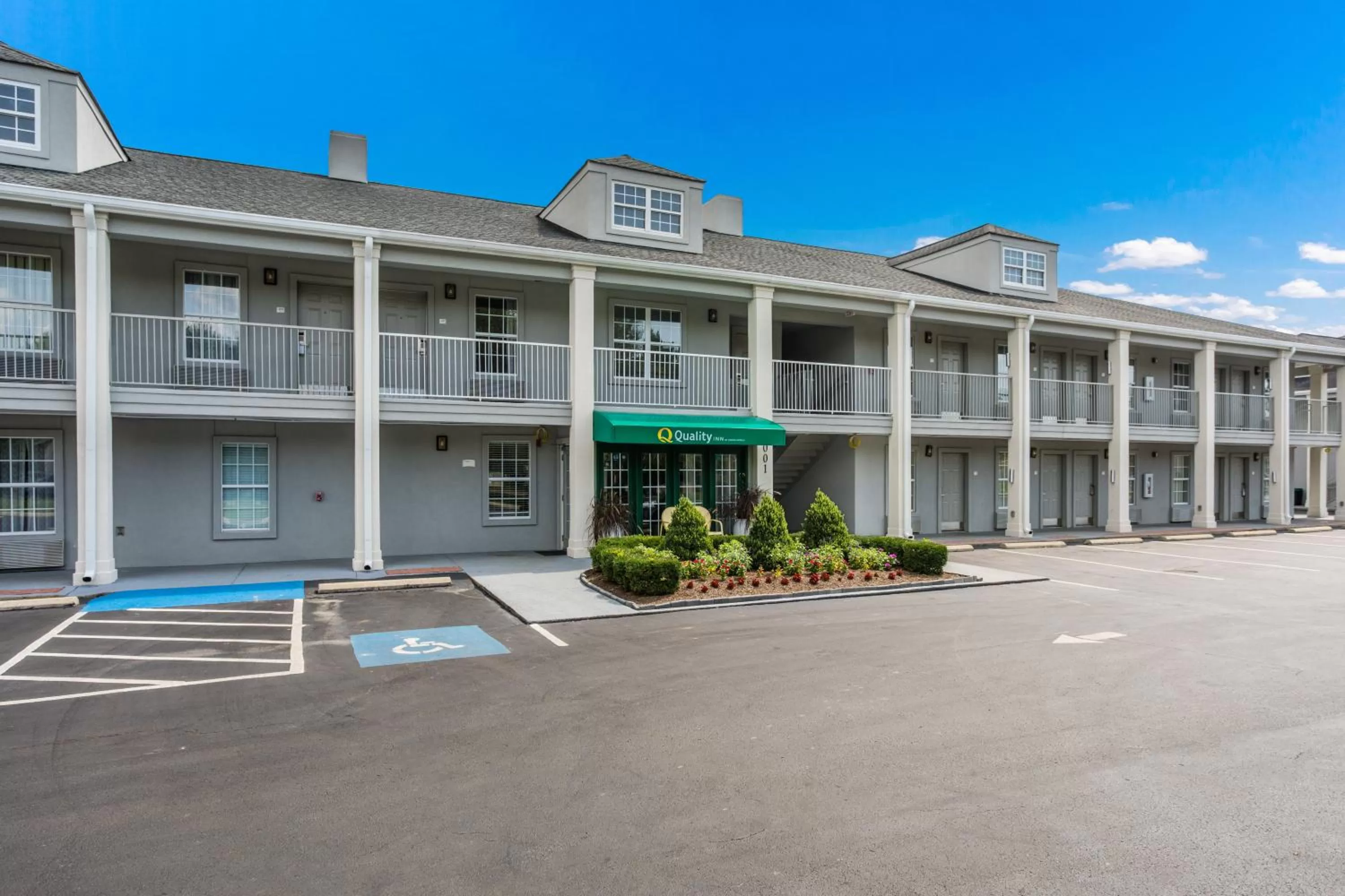 Property building in Quality Inn Gallatin-Nashville Metro