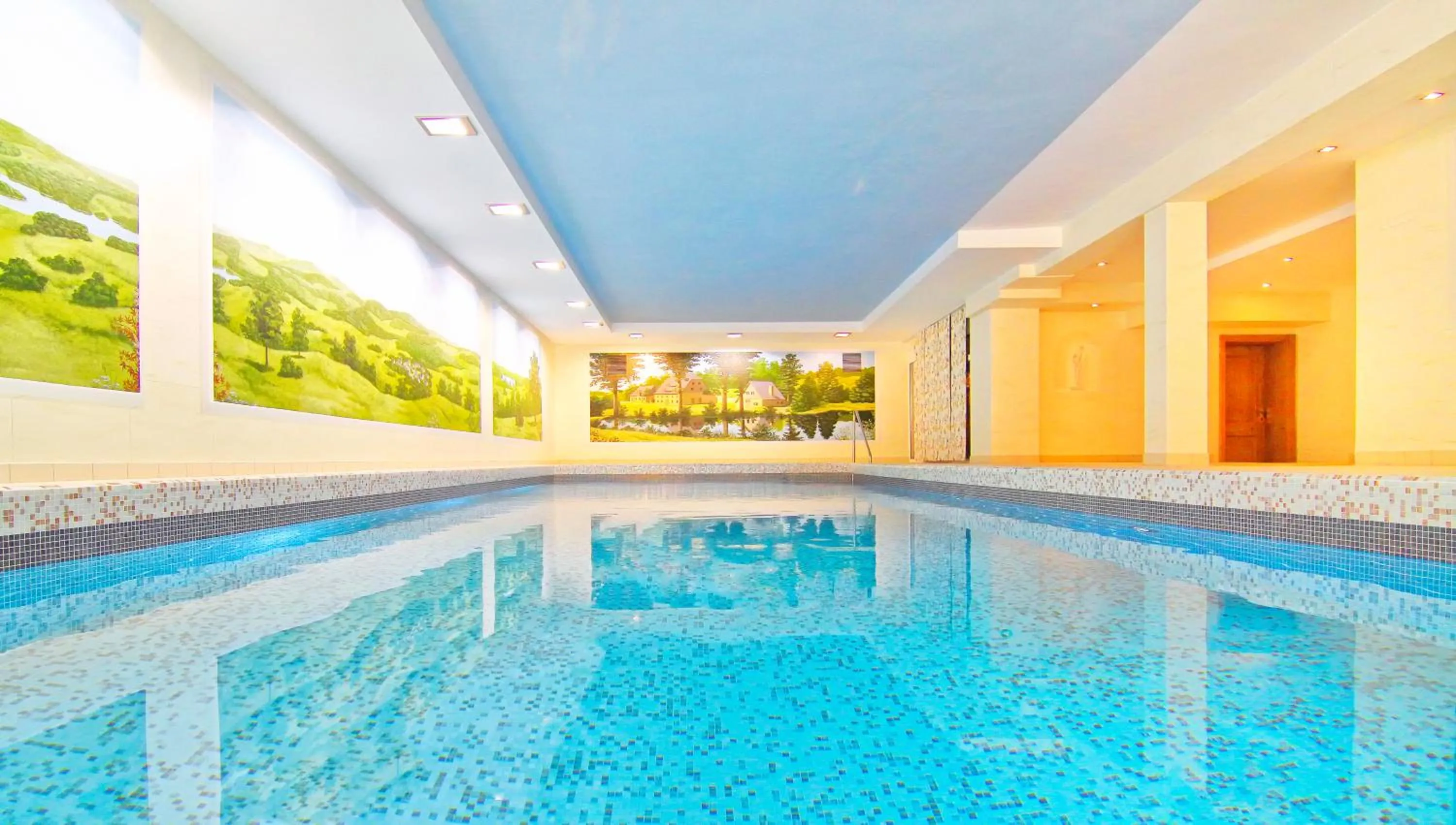 Swimming pool in Landhaus Wacker