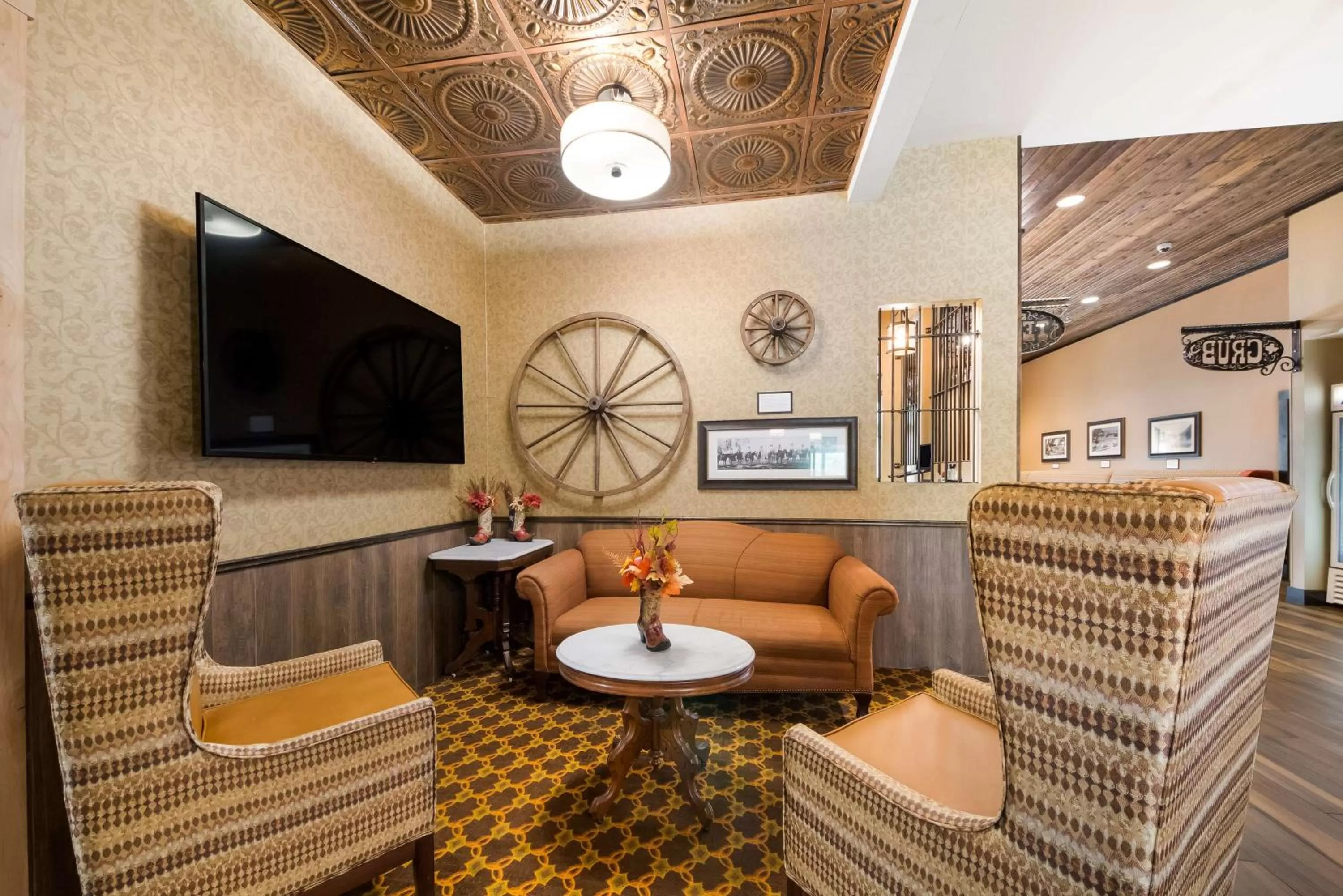 Lobby or reception in Best Western Bandera Suites & Saloon