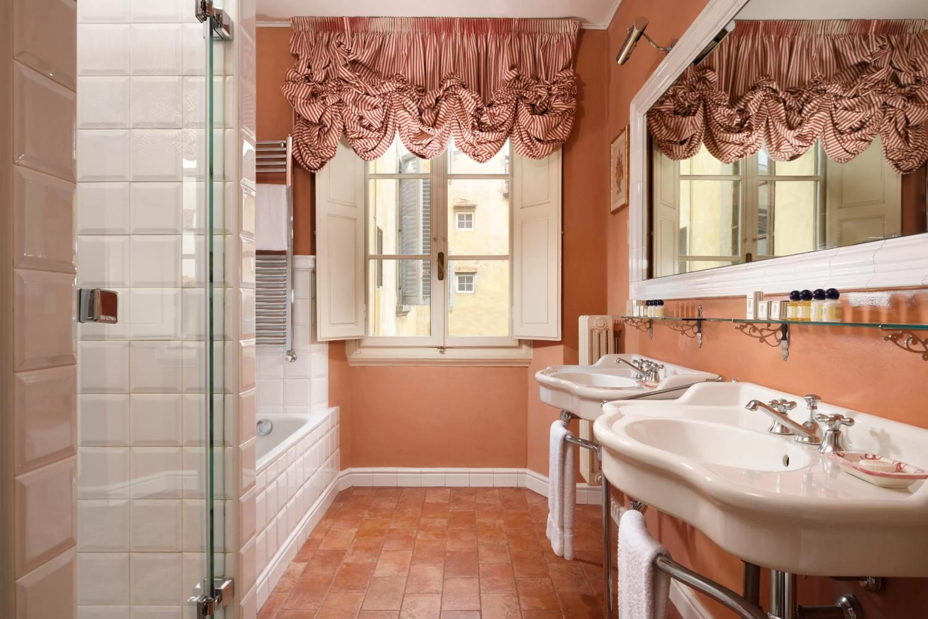 Bathroom in Palazzo Niccolini al Duomo Residenza D'Epoca