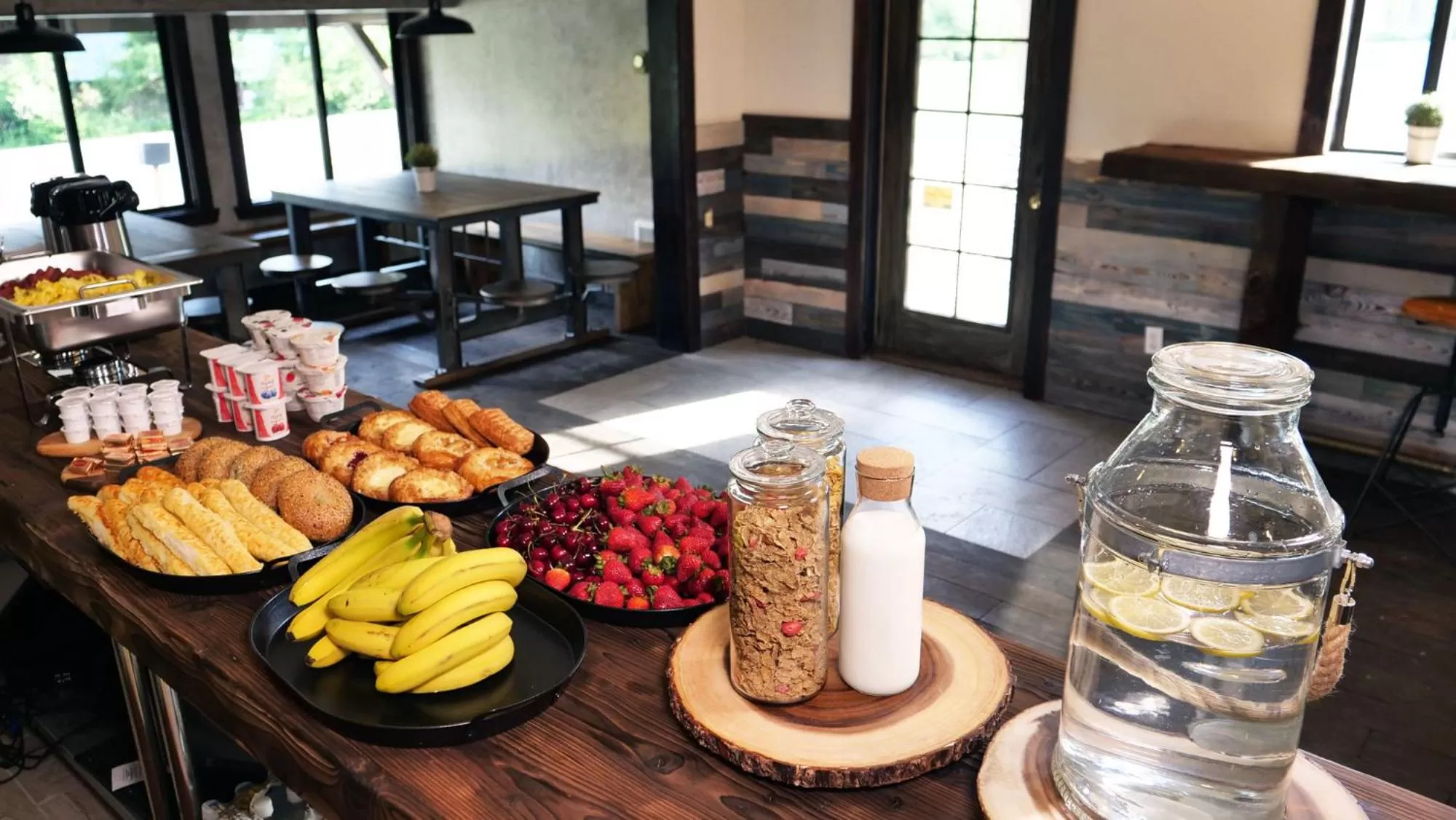 Restaurant/places to eat in Paradise Village