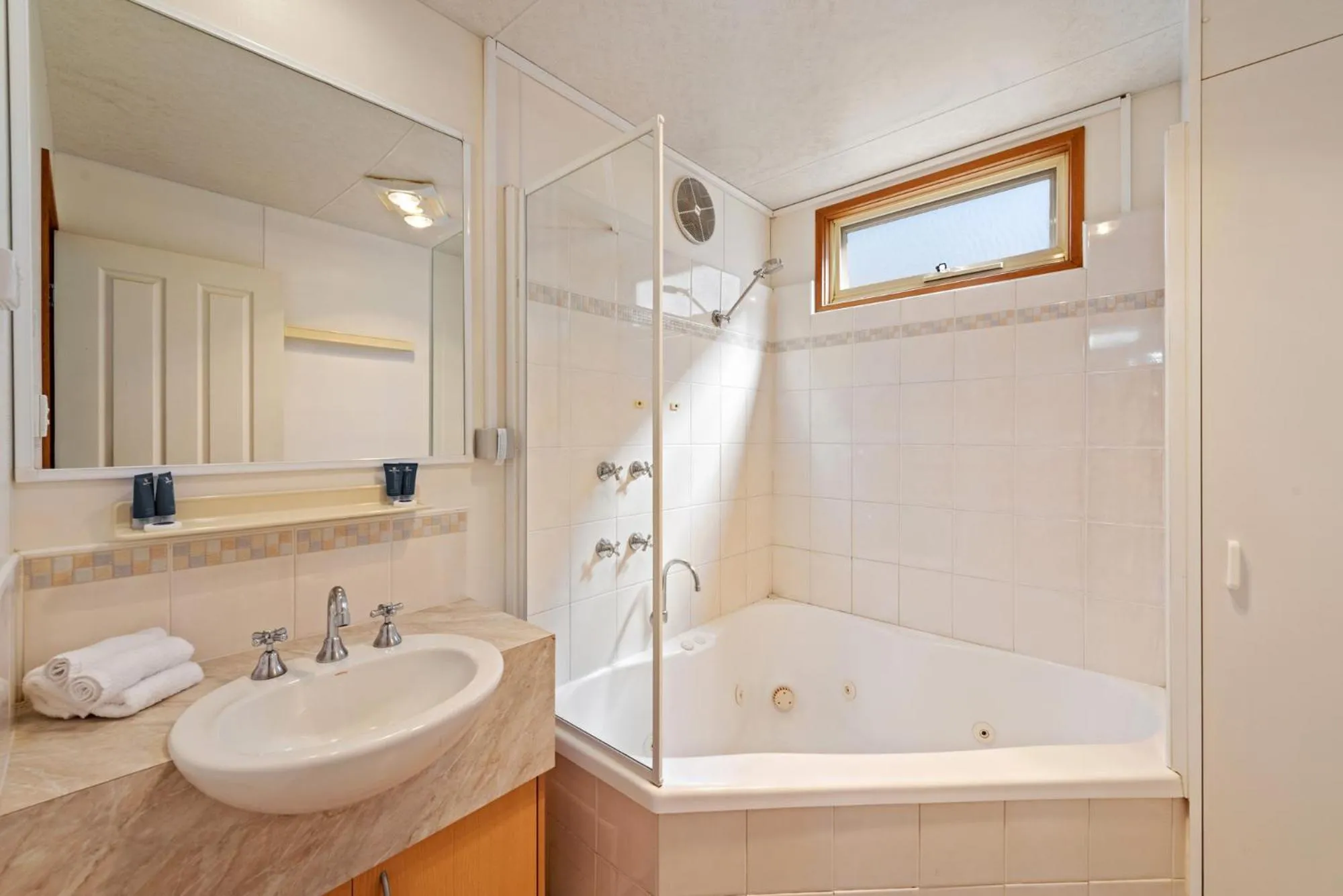 Bathroom in Discovery Parks - Maidens Inn Moama