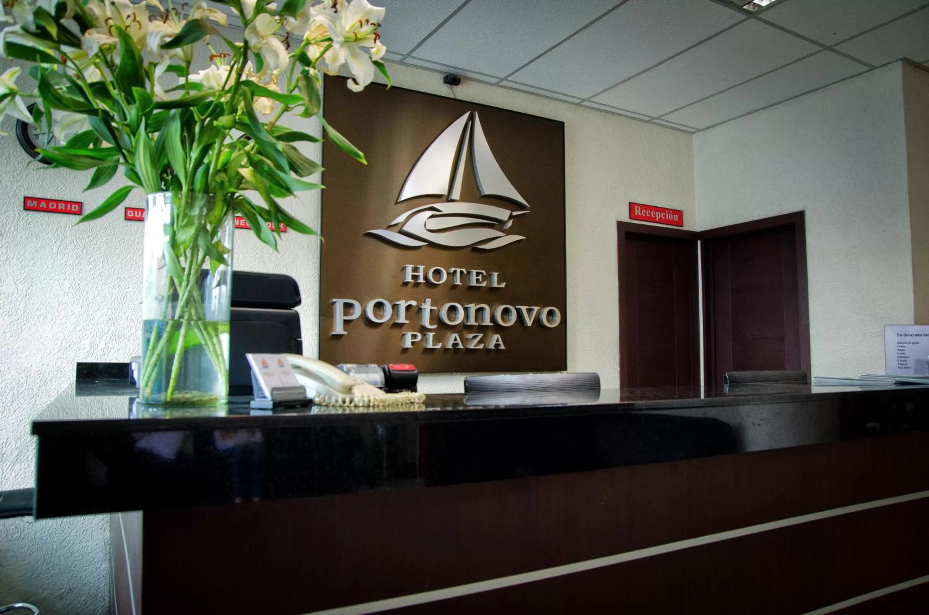 Lobby or reception in Hotel Portonovo Plaza Centro