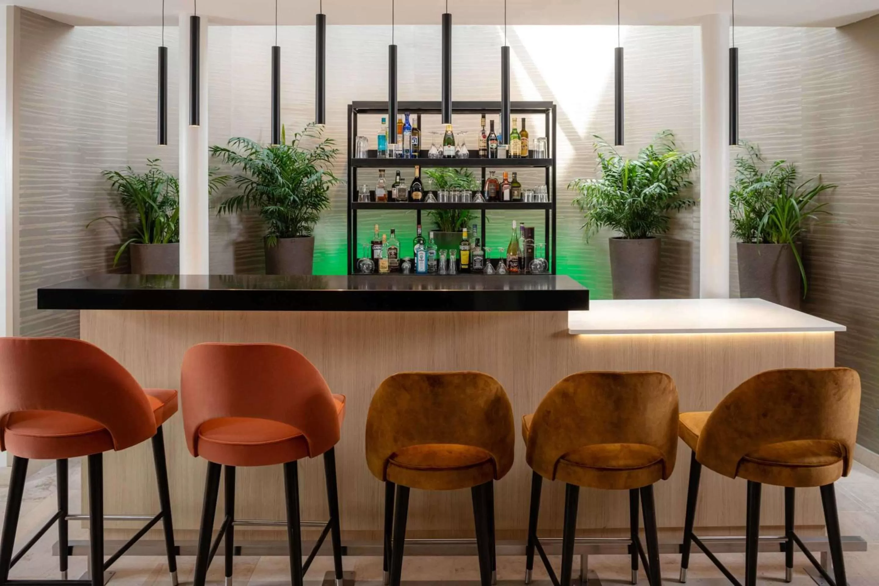 Lounge or bar in Best Western Plus Le Lavarin