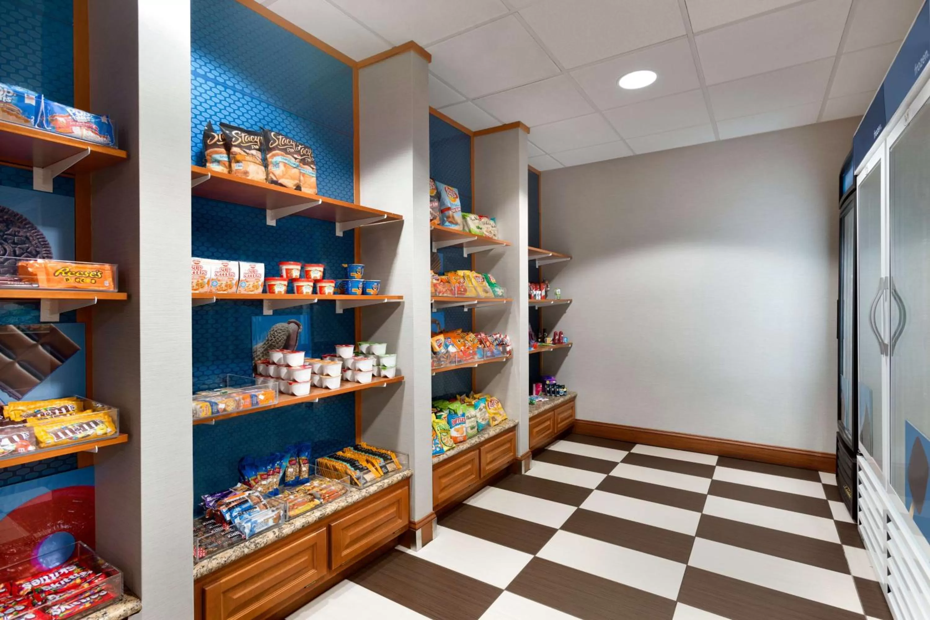 Restaurant/places to eat in Hampton Inn & Suites by Hilton Manchester Bedford