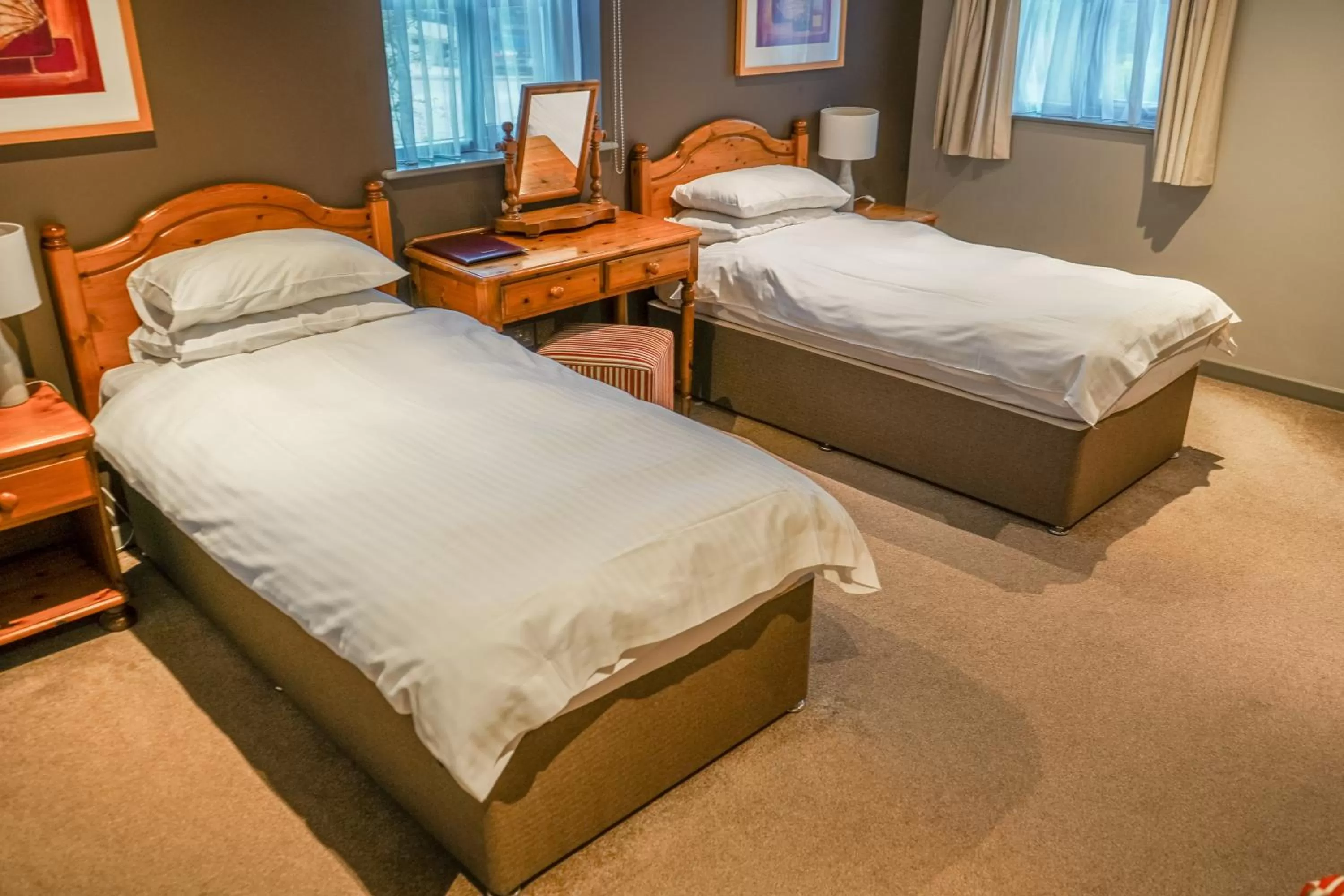 Bed in The Bird In Hand Inn, Witney