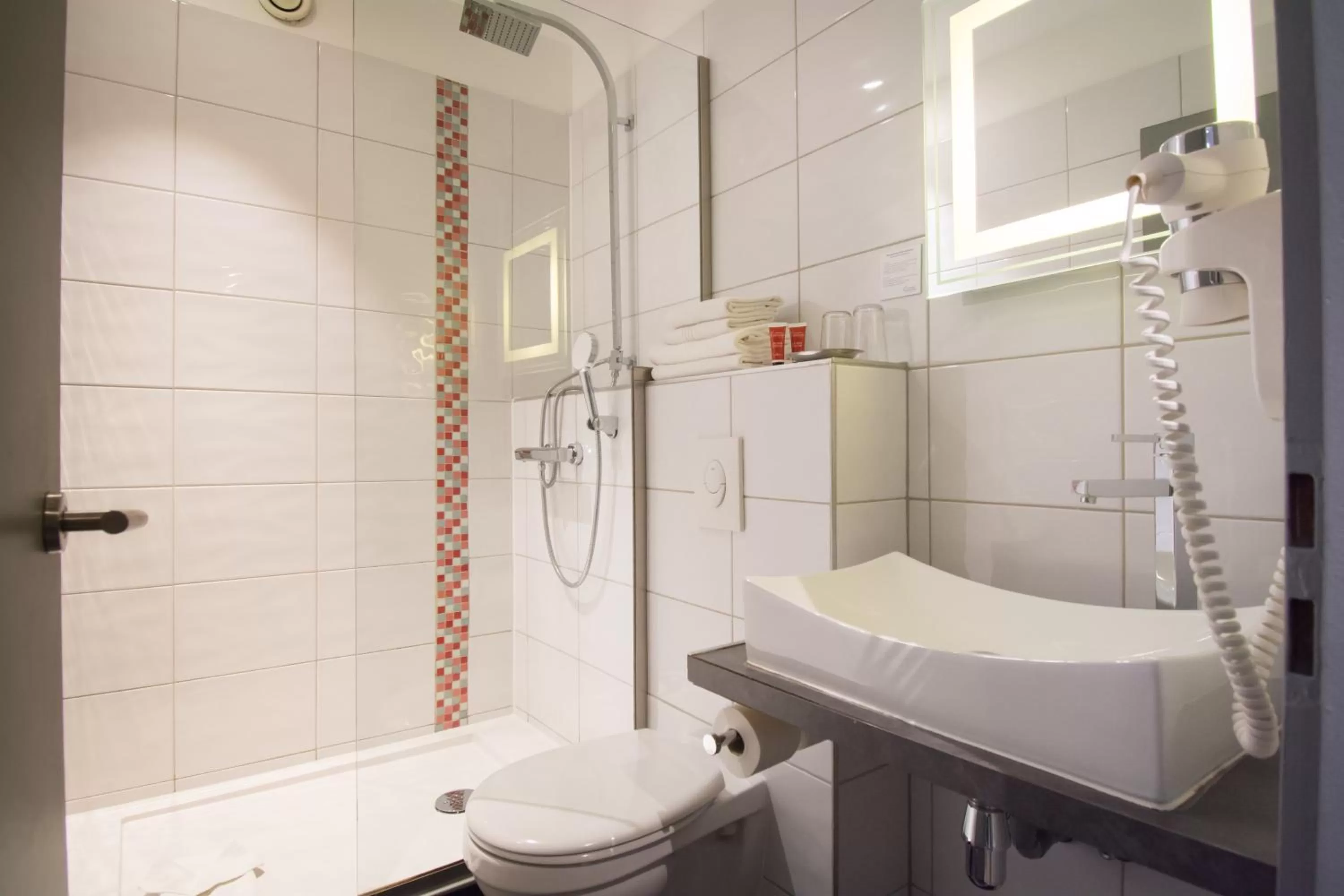 Bathroom in Hôtel Couvent du Franciscain Centre ville