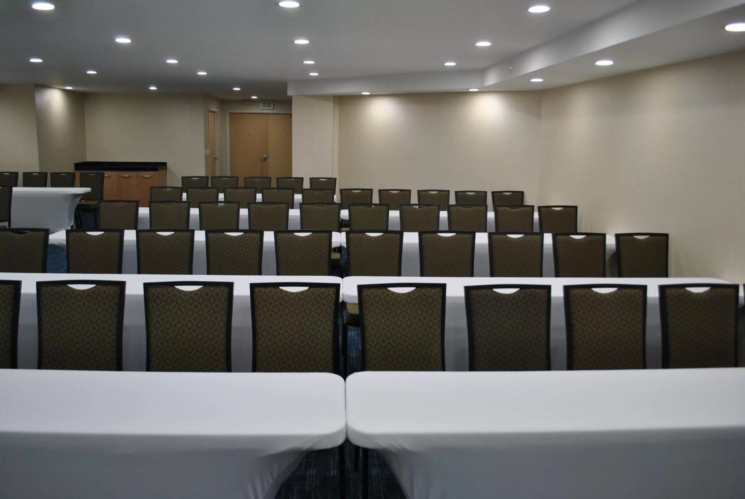 Meeting/conference room in Holiday Inn Express Toluca by IHG