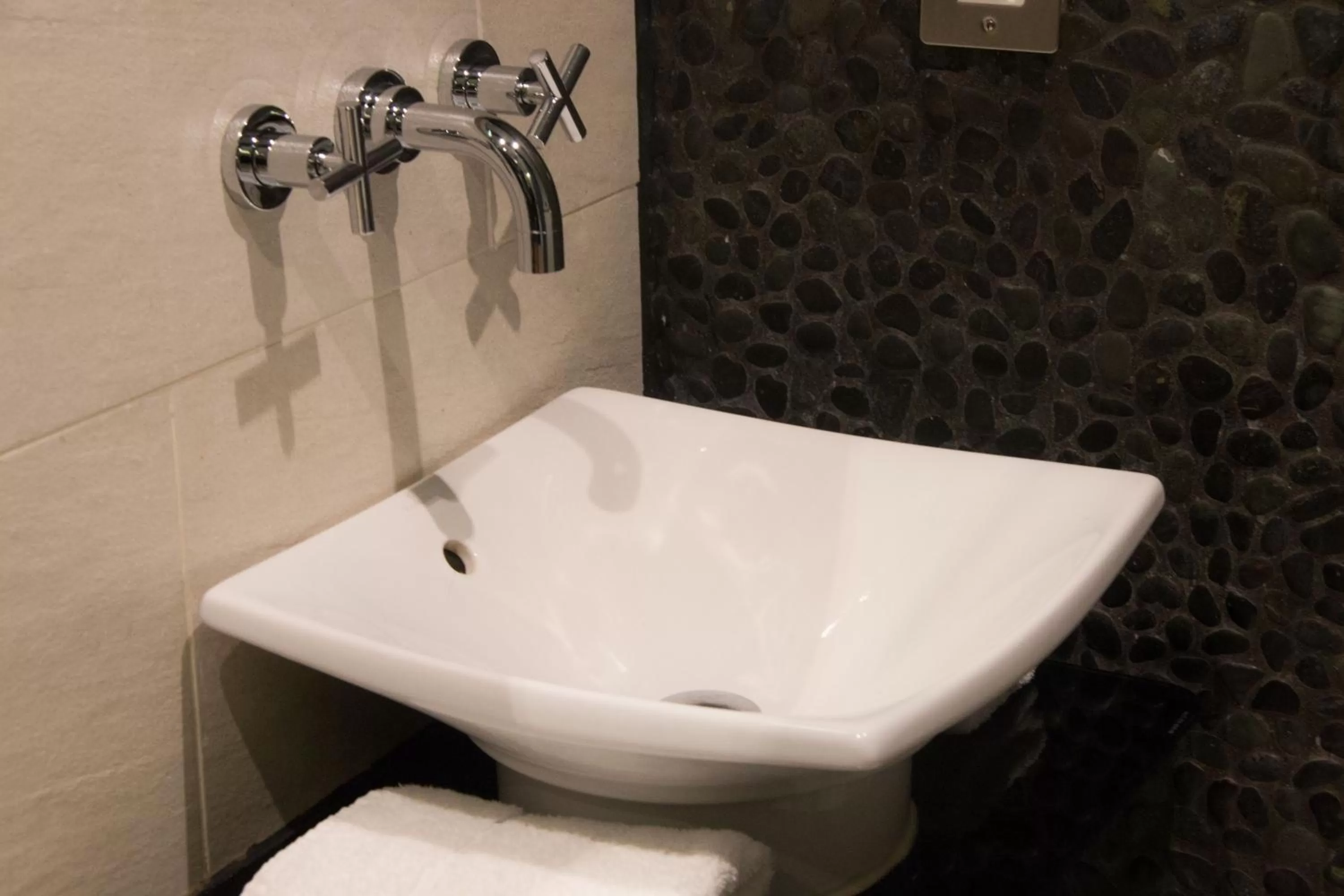 Bathroom in Le Monde Hotel