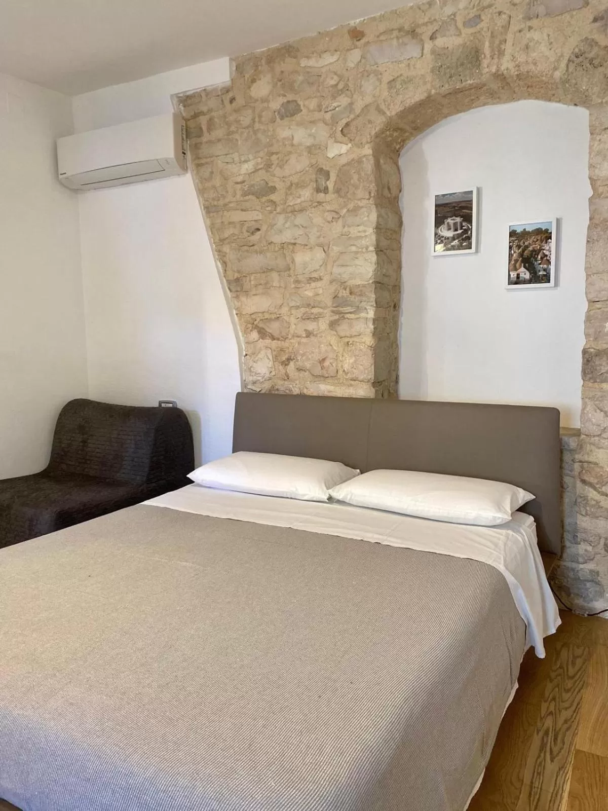 Bed in Altrelli Rooms