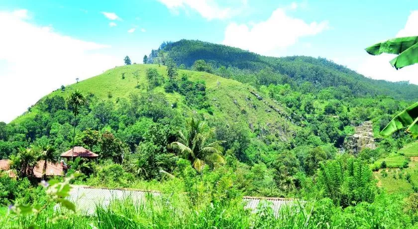 Mountain view in Dimuthu Home Stay