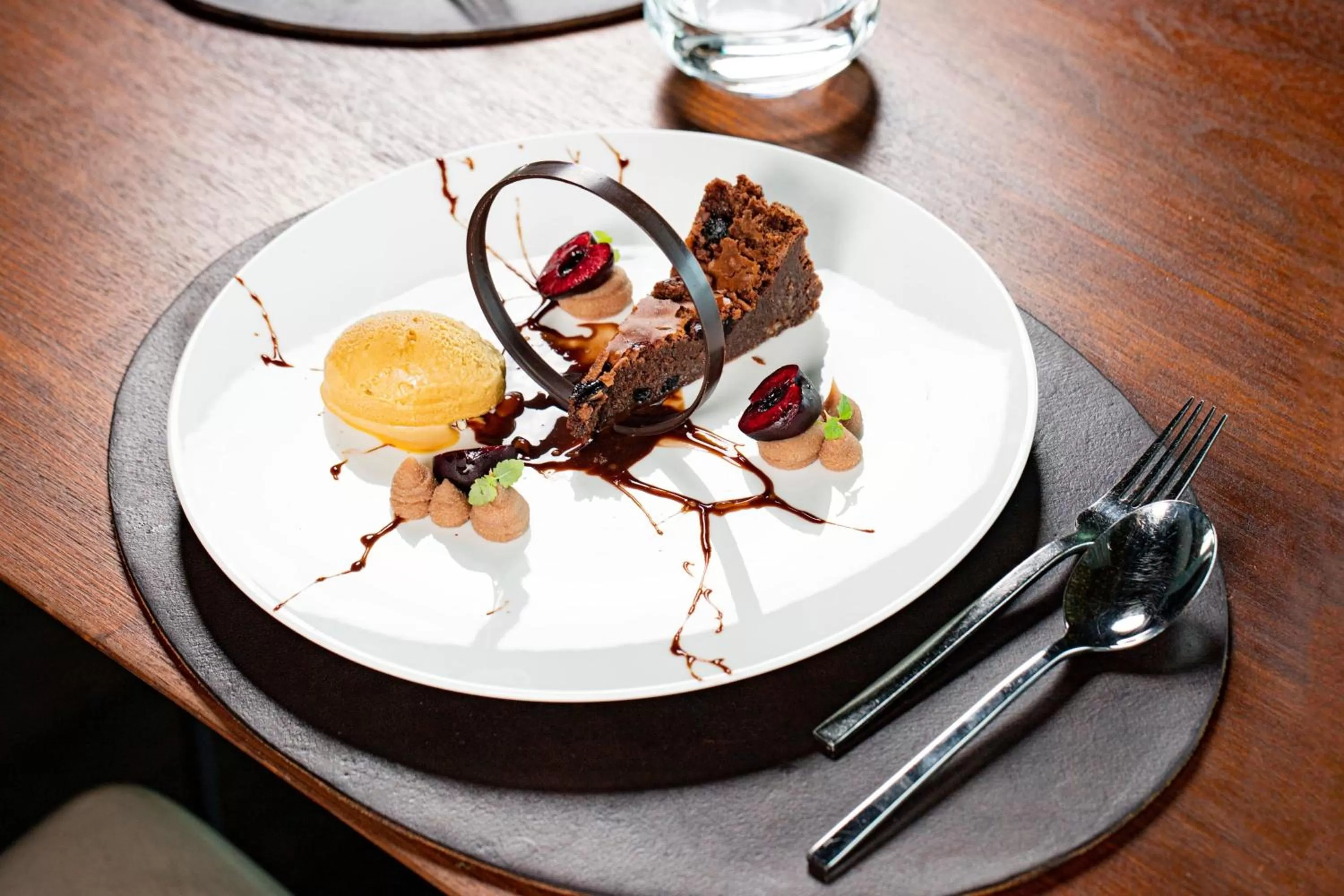 Restaurant/places to eat in Le Méridien Hamburg