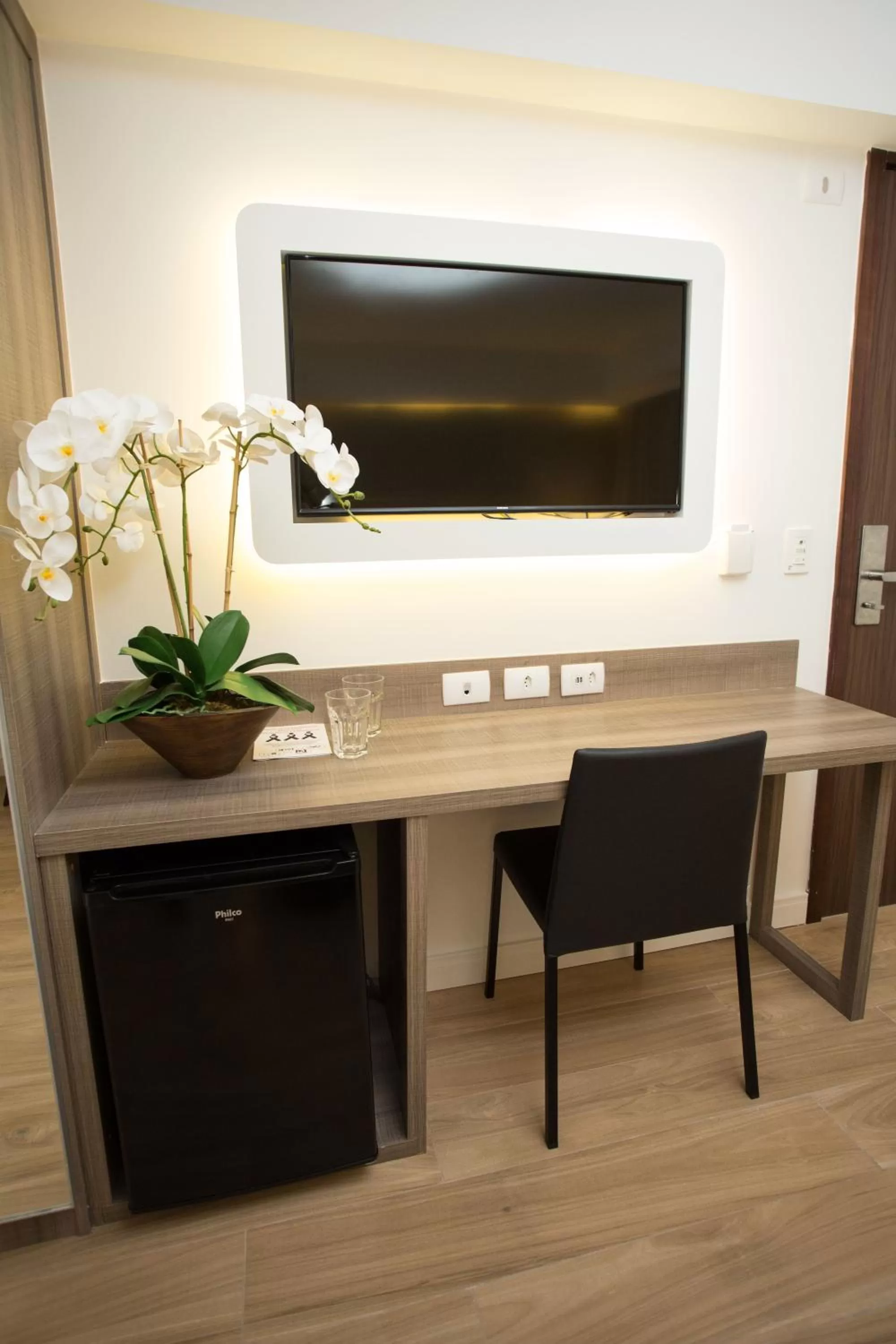 TV and multimedia in Royal Regency Palace Hotel