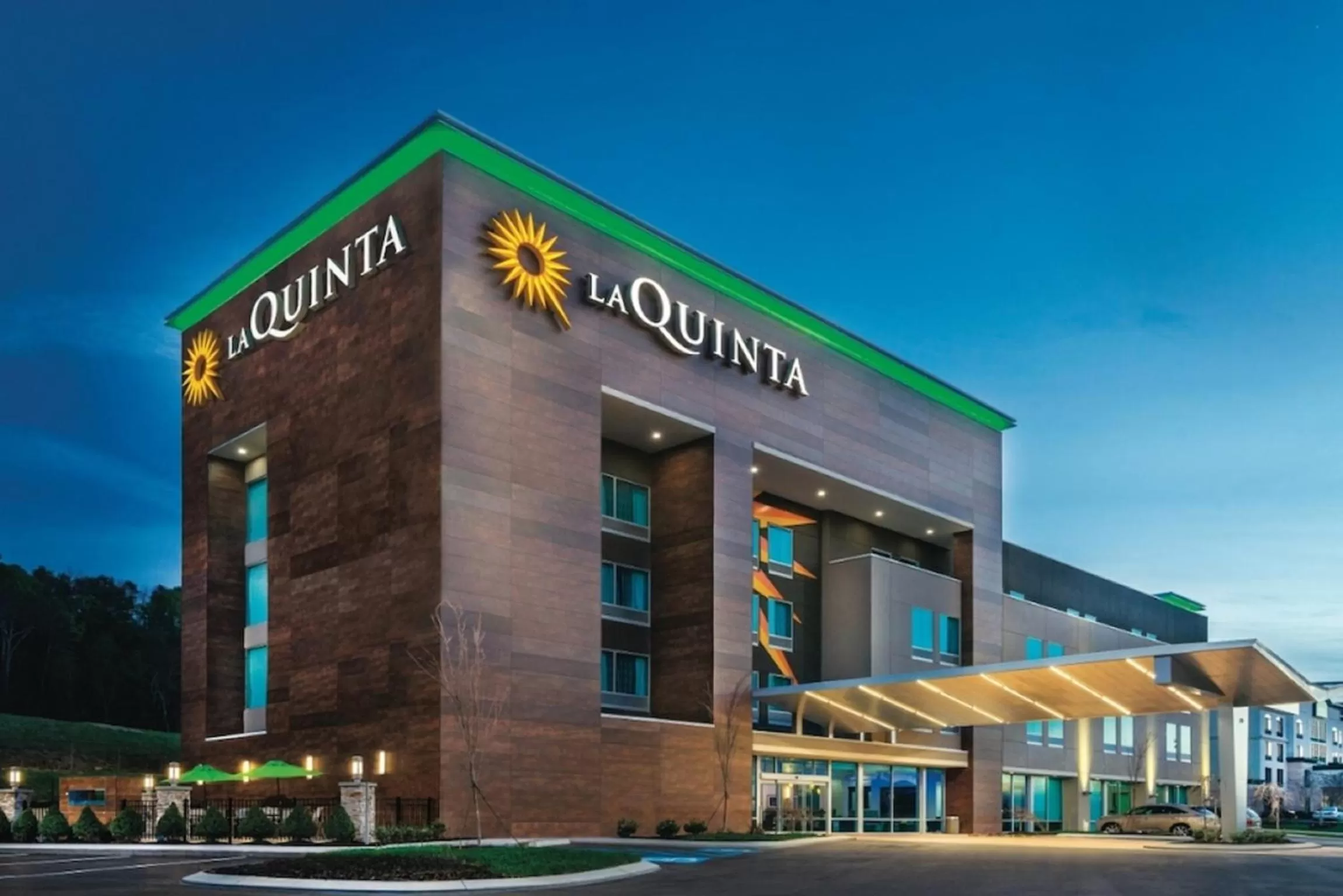 Facade/entrance in La Quinta Inn & Suites by Wyndham Holbrook Petrified Forest