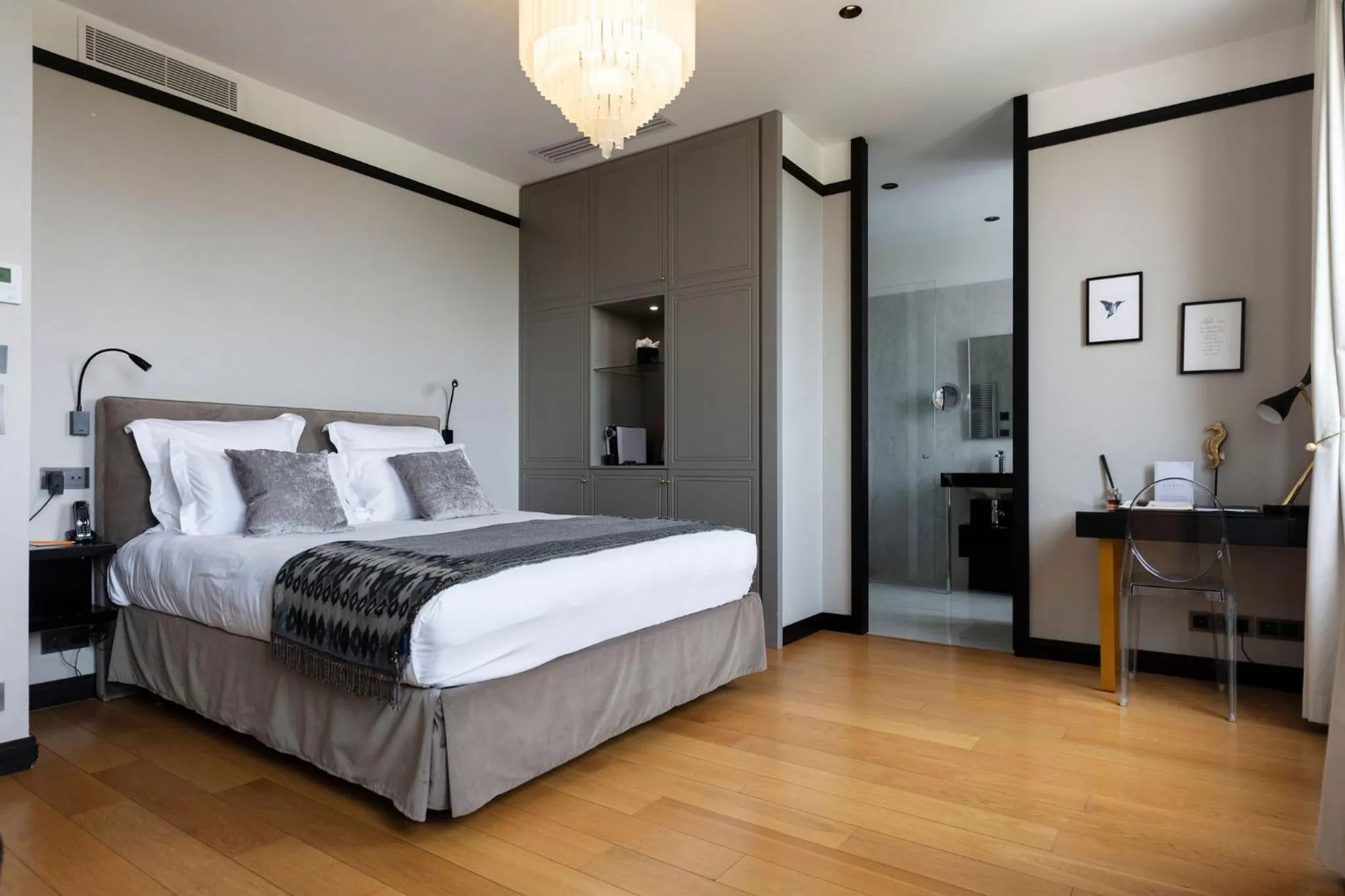 Photo of the whole room, Bed in Hôtel Restaurant le Touring - Teritoria