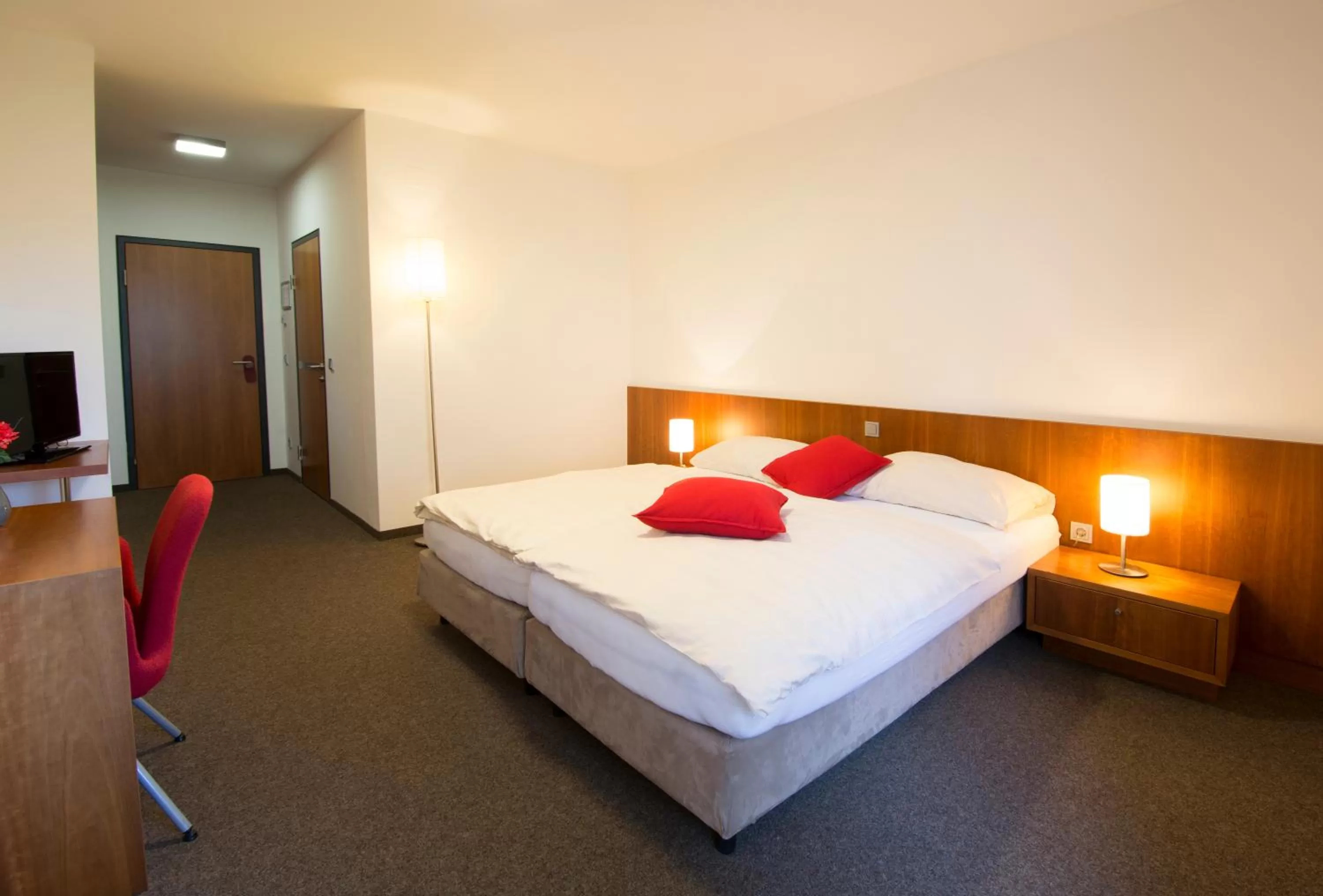 Photo of the whole room, Bed in Thalinger Hof