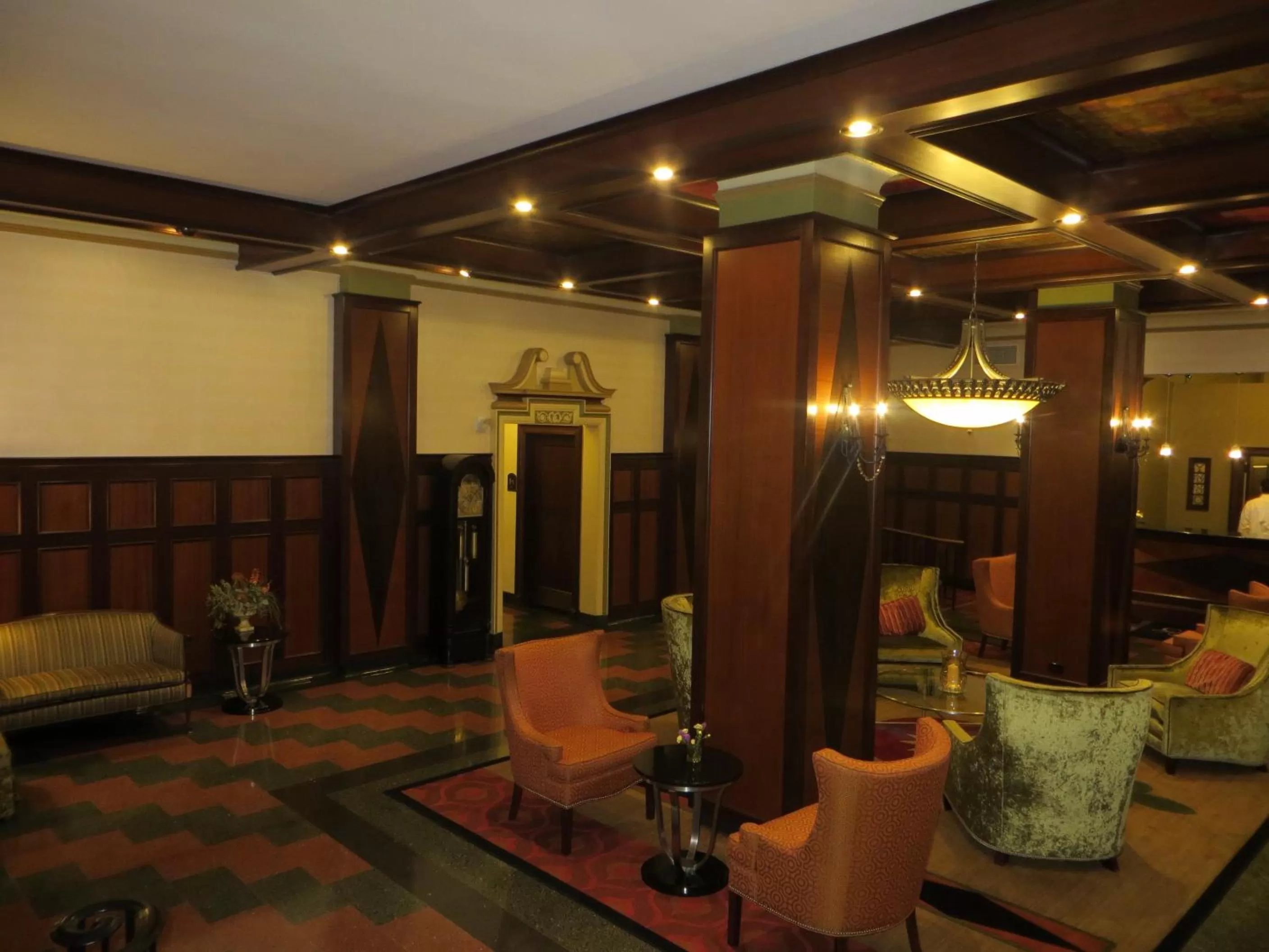 Lobby or reception in Carleton of Oak Park