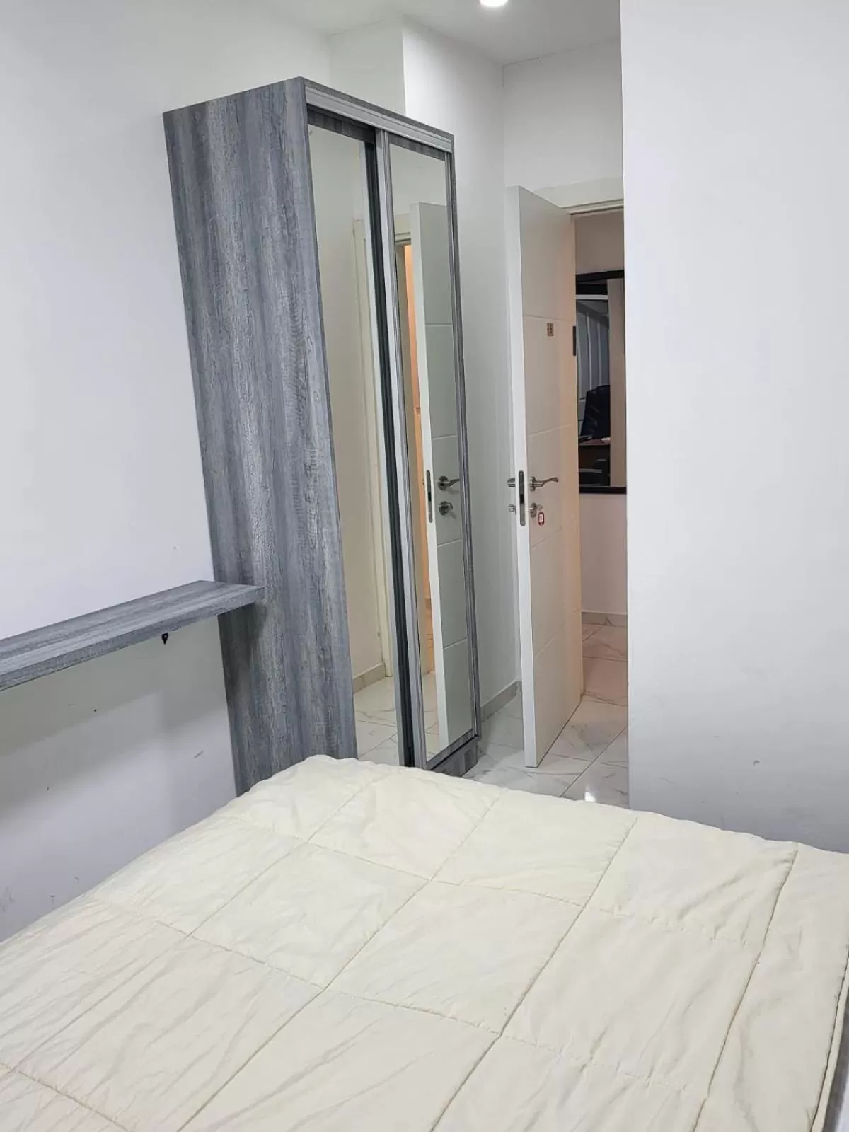 Bedroom, Bed in J-MOTEL