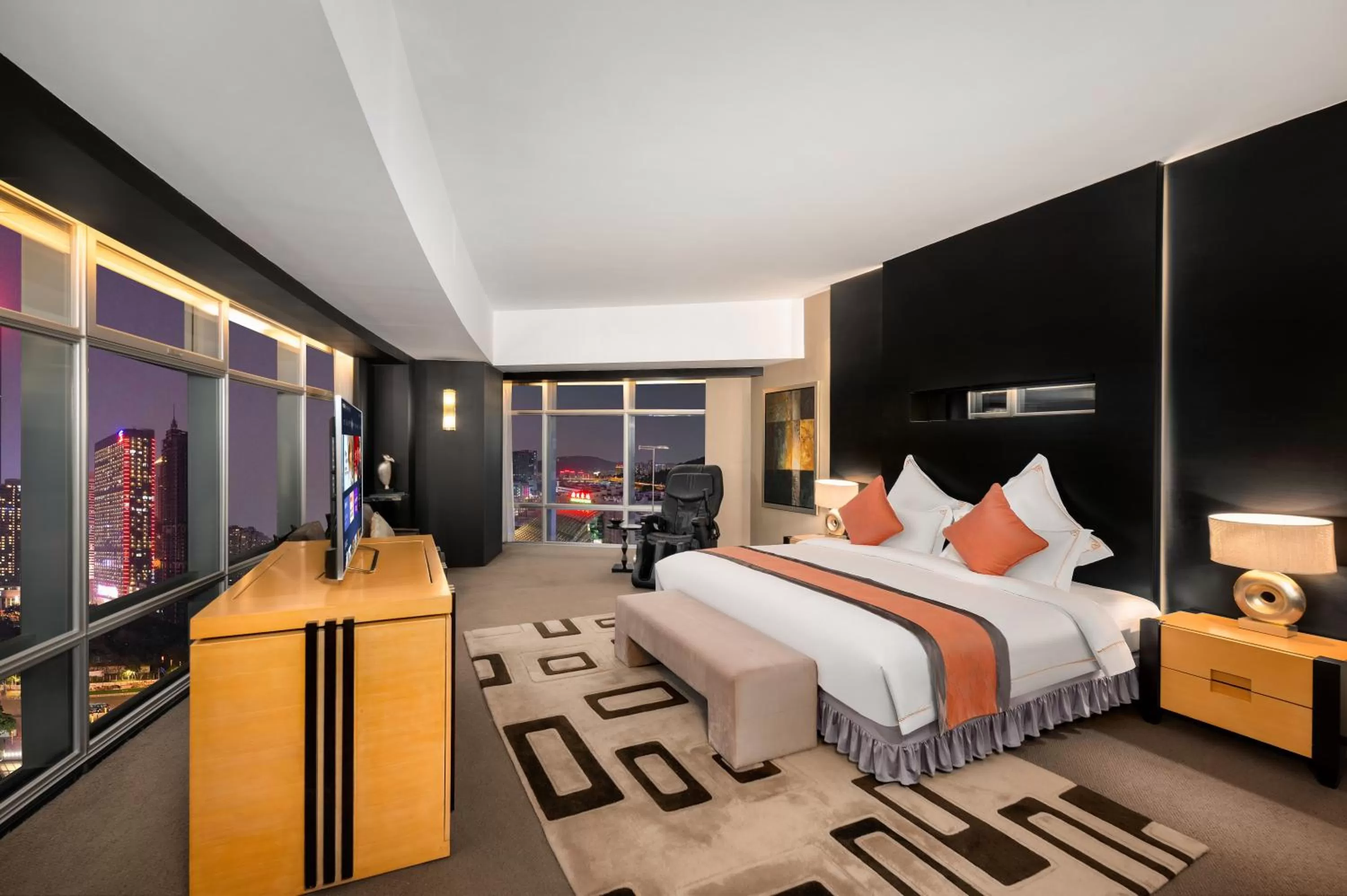 Bed in Jianguo Hotel Guangzhou