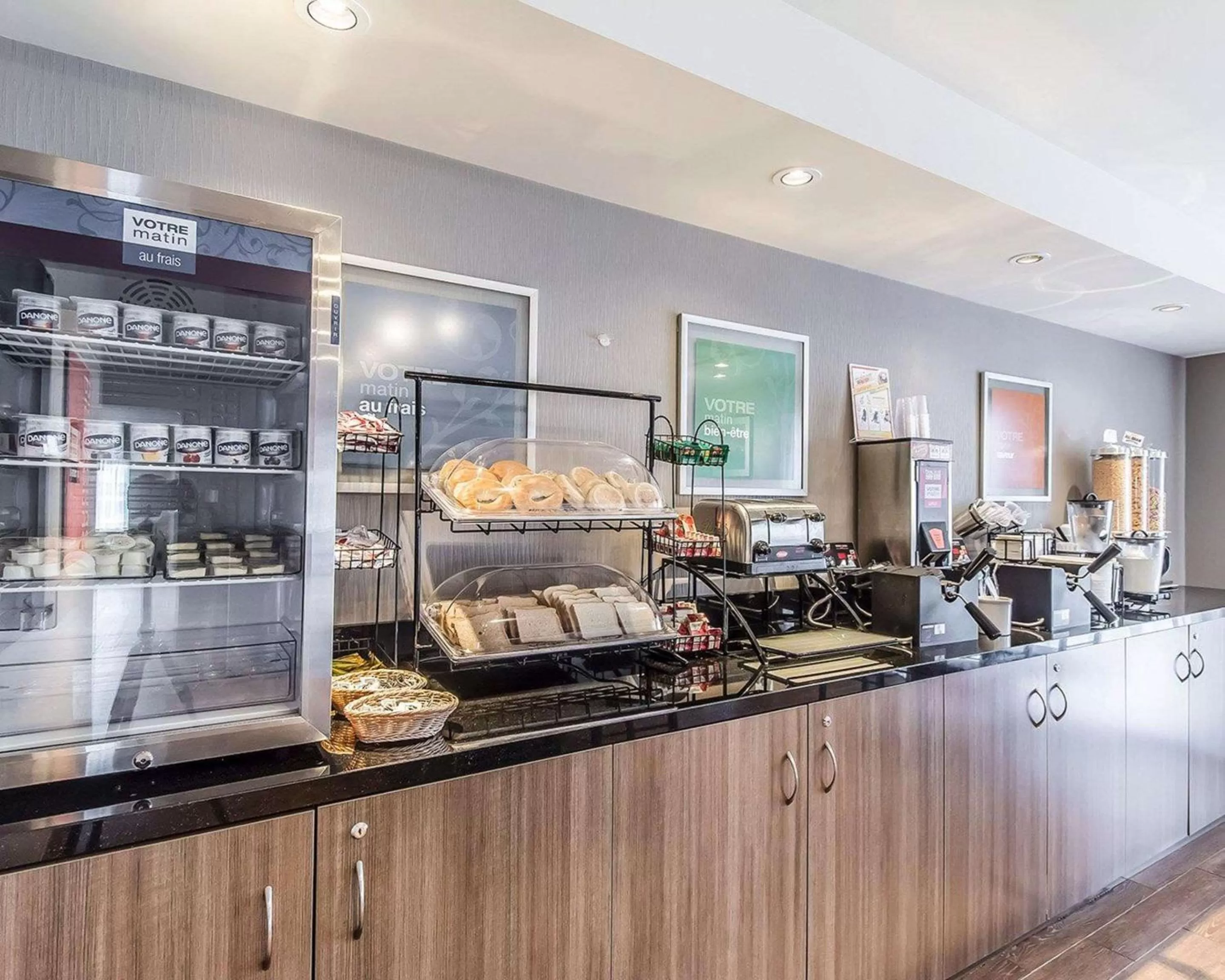 Restaurant/places to eat in Comfort Inn