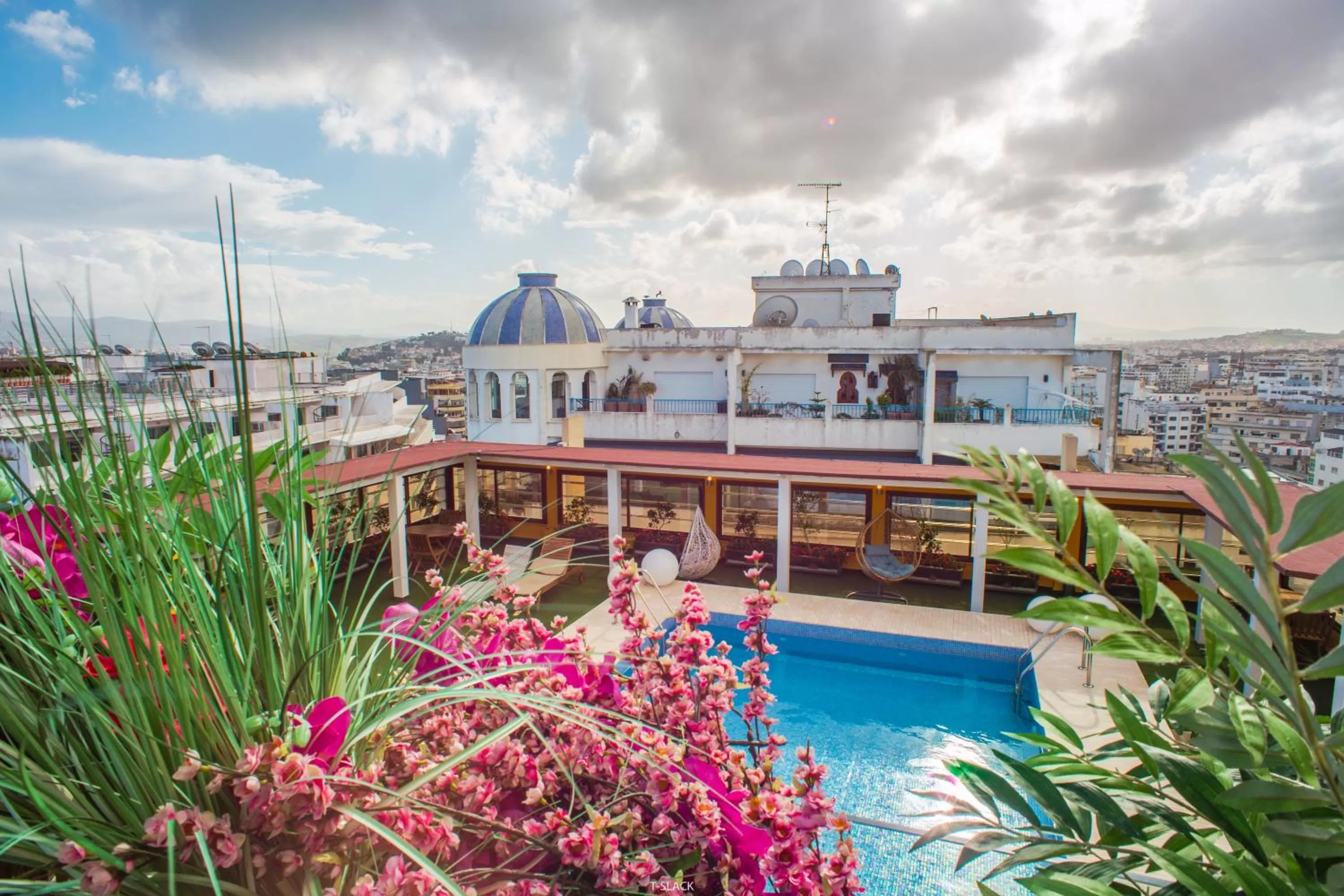 Swimming pool in Hôtel Tanjah Flandria