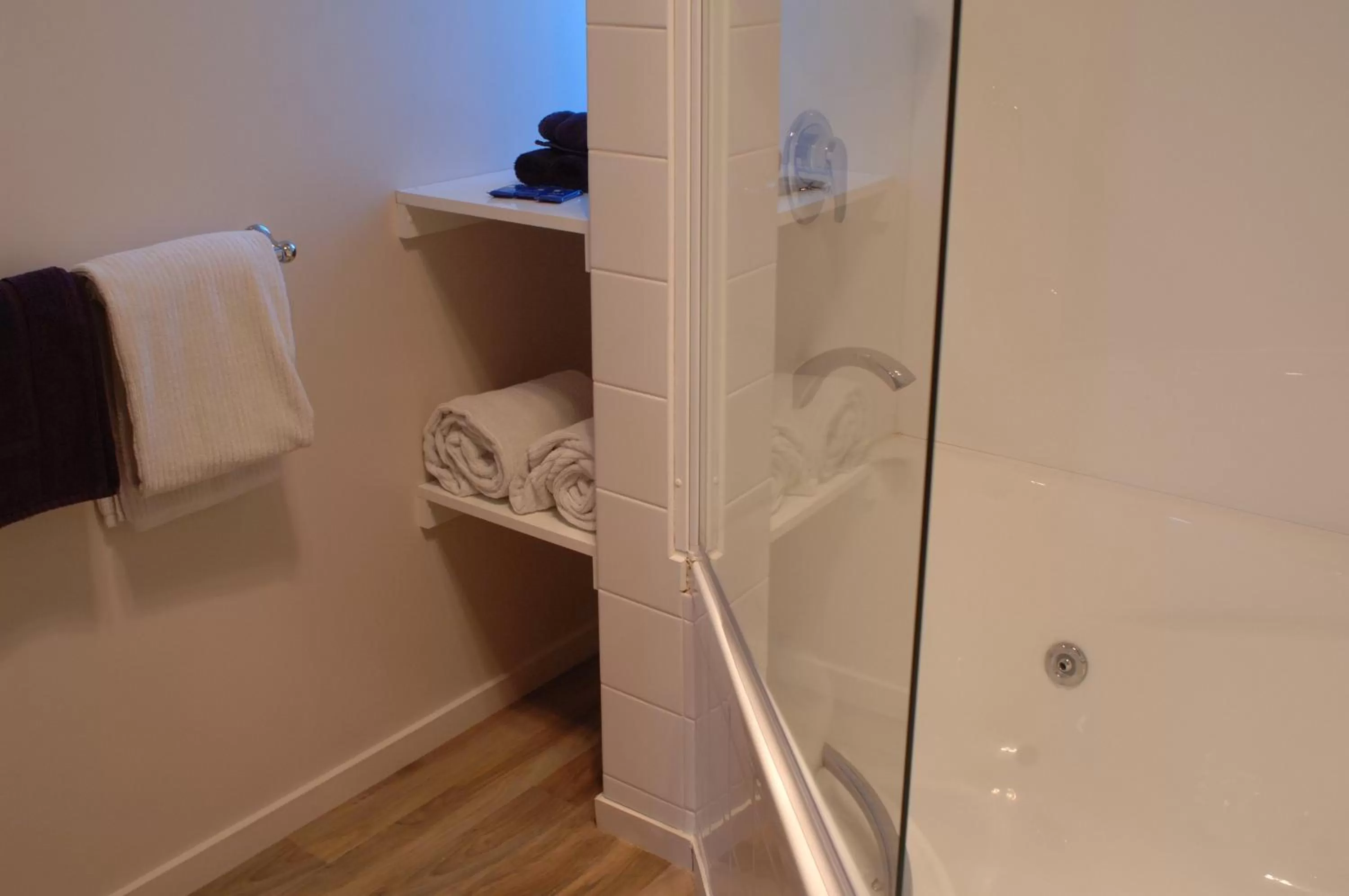 Bathroom in 295 on Tay Motel