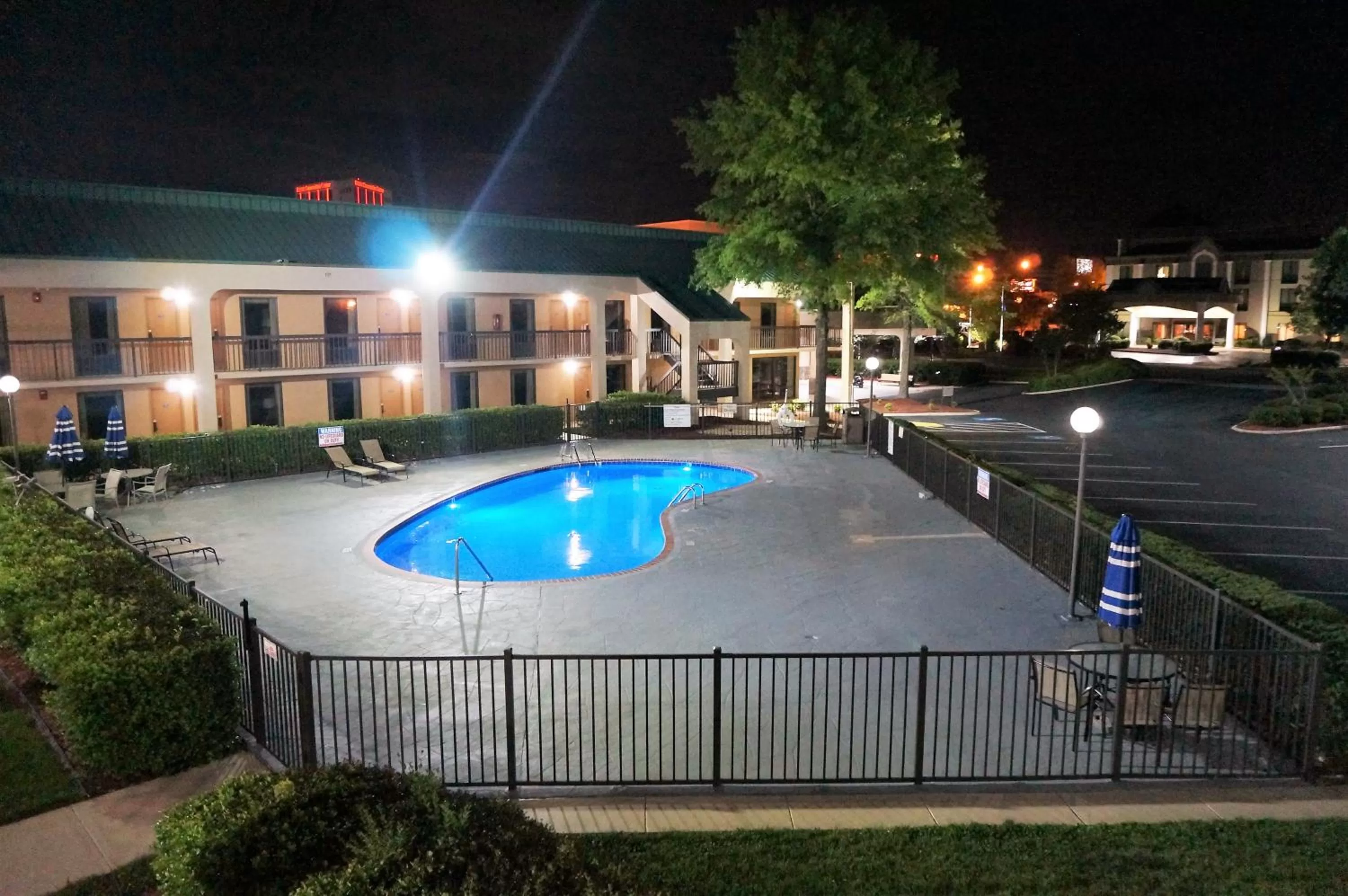 Swimming pool in Howard Johnson by Wyndham Greensboro Near the Coliseum