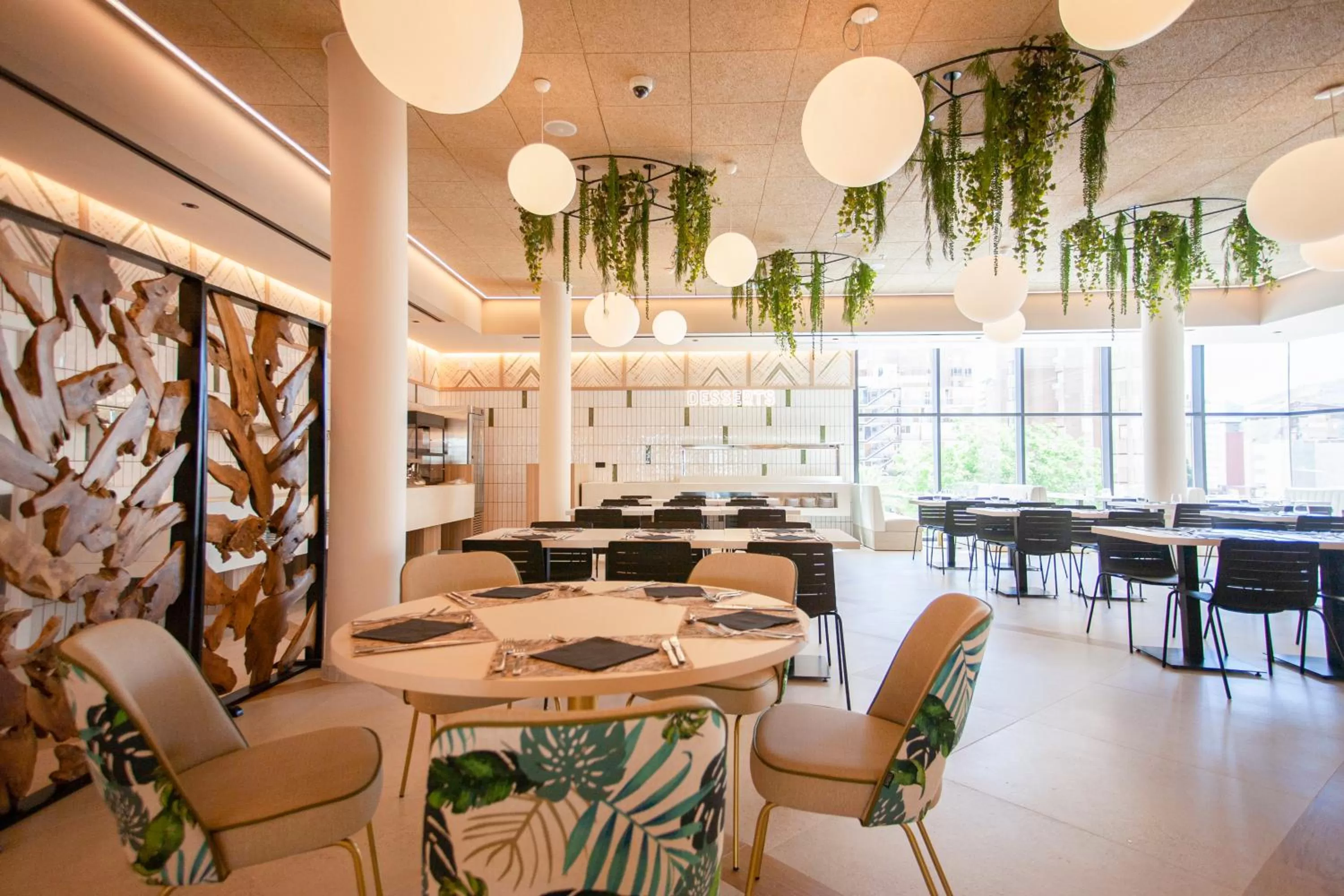 Restaurant/places to eat in Hotel Primavera Park