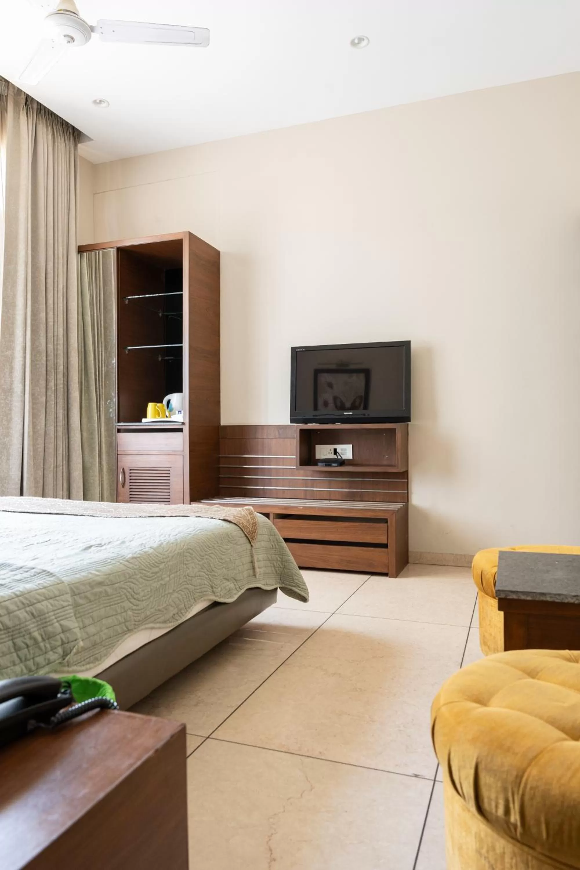 TV and multimedia, Bed in Hotel Kasauli Regency Stags Not Allowed