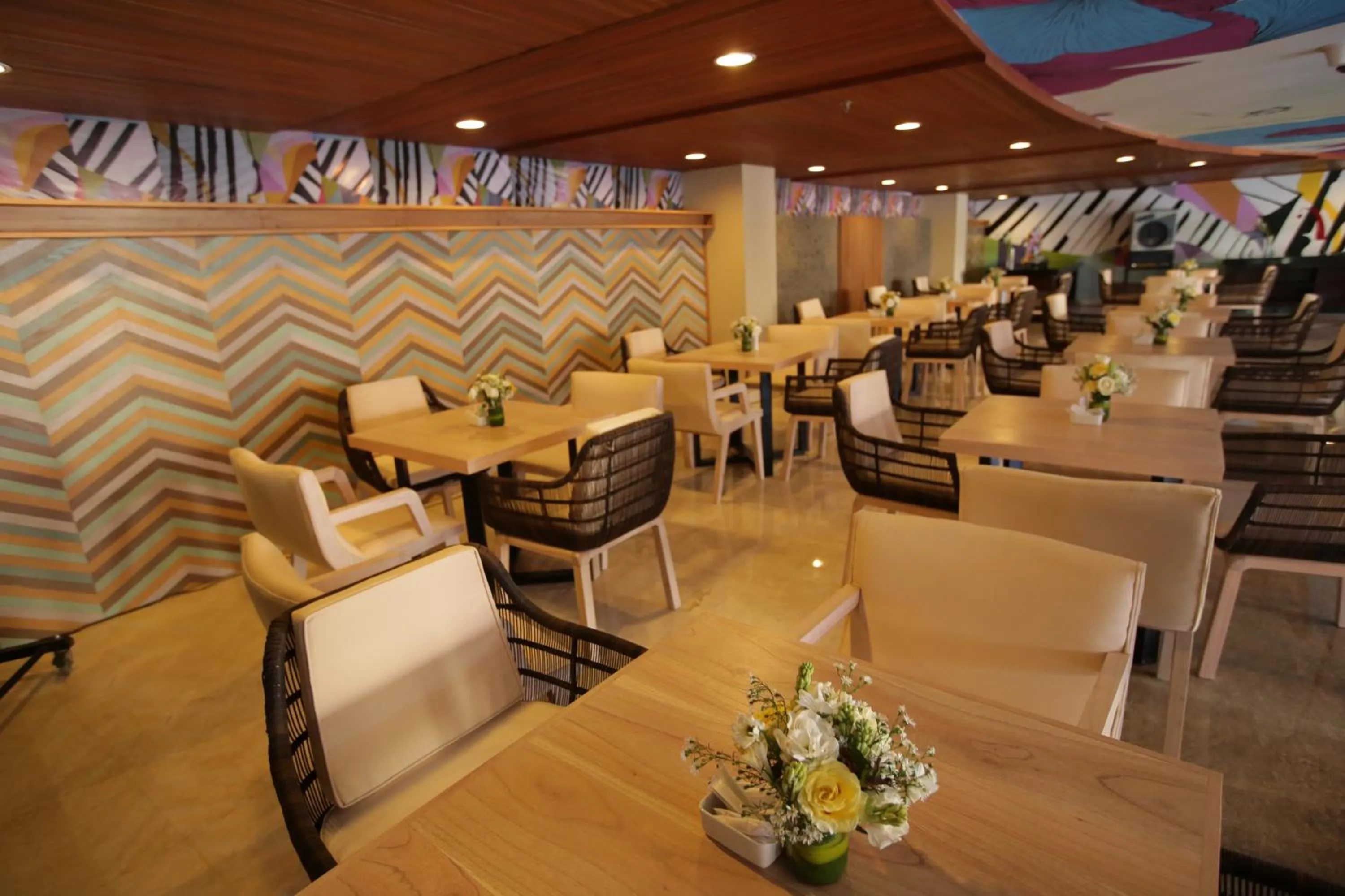 Restaurant/places to eat in Bedrock Hotel Kuta