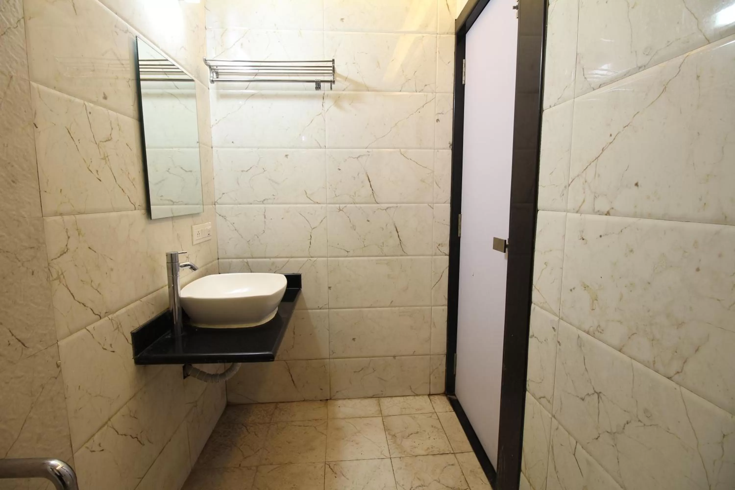 Bathroom in Hotel Sham Suman, Kolhapur- Opposite To Mahalaxmi Temple