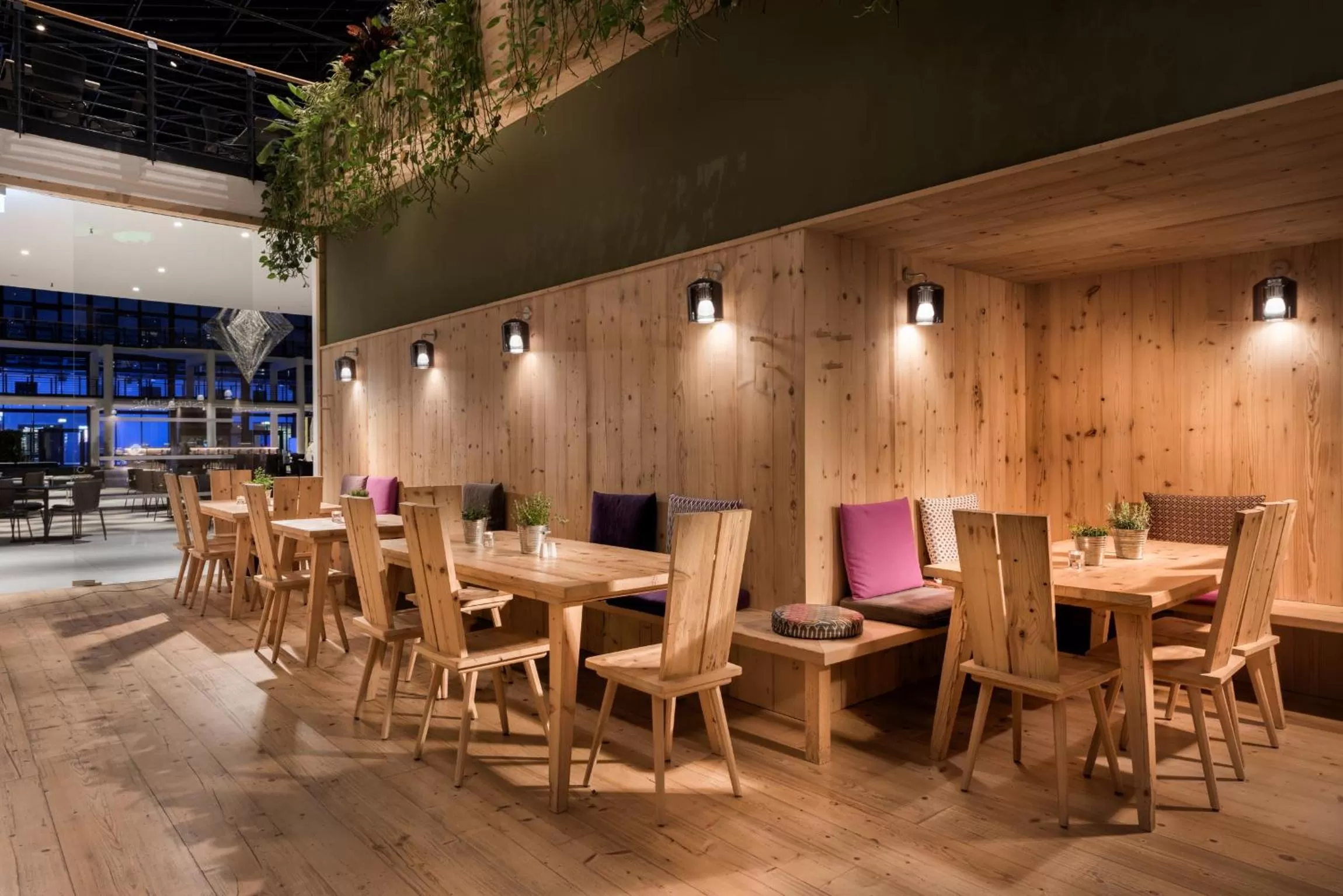 Restaurant/places to eat in Estrel Berlin