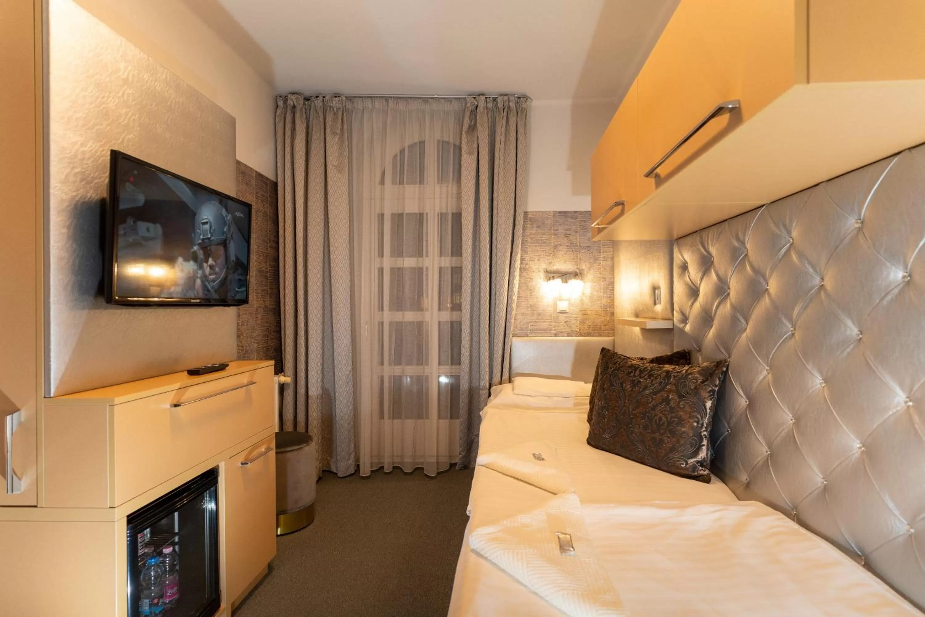 TV and multimedia, Bed in Teátrum Boutique Hotel