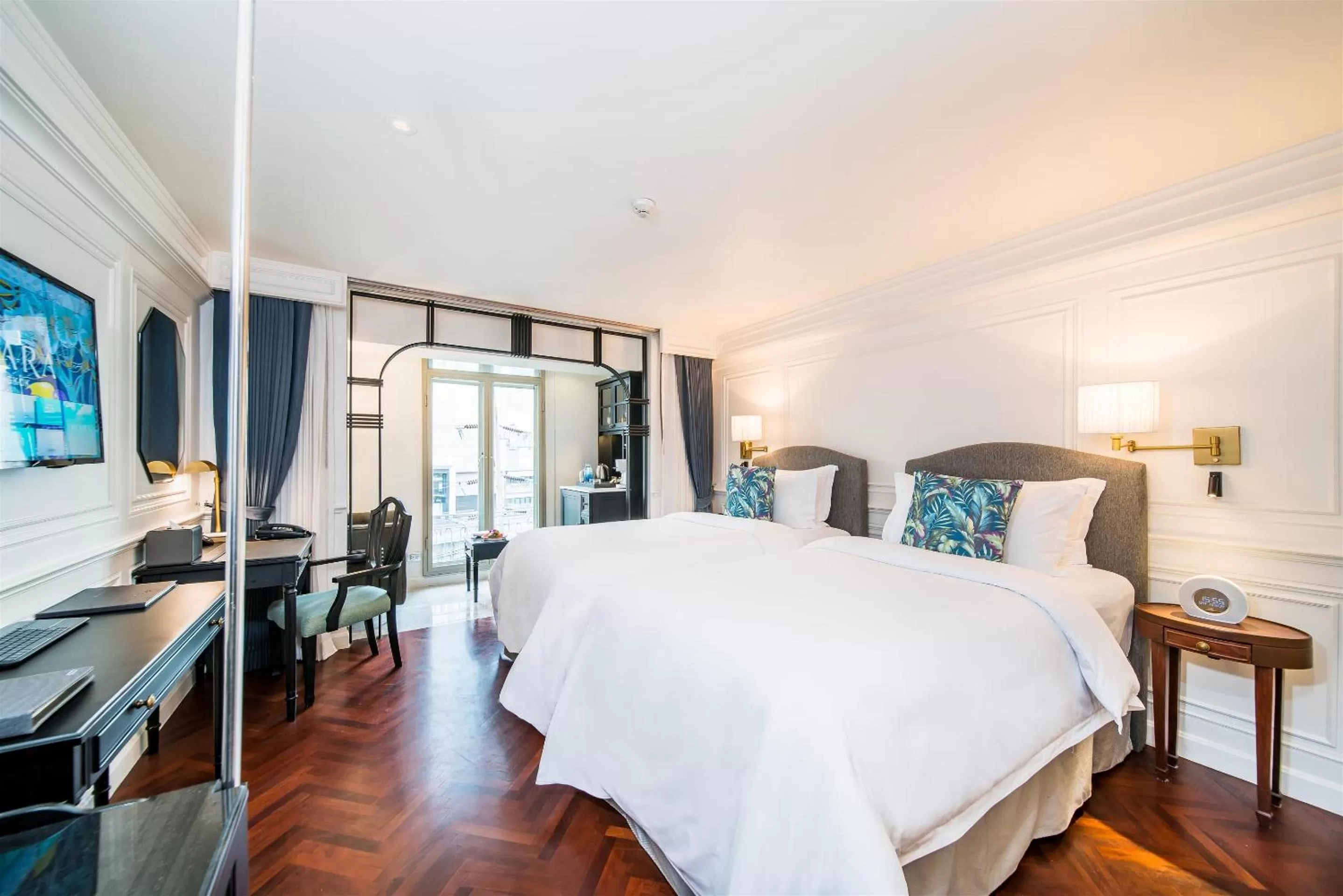 Bedroom, Bed in Akara Hotel