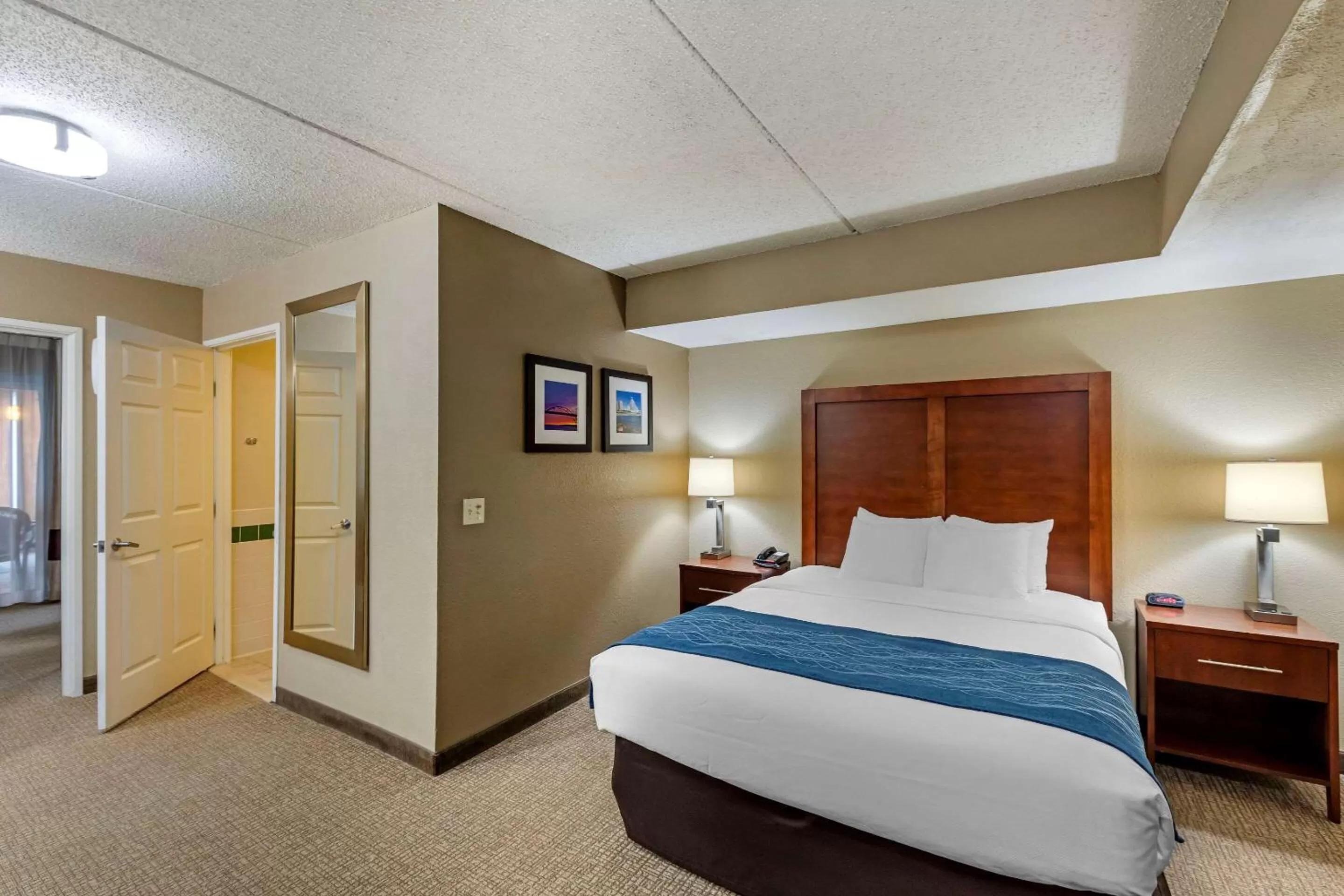 Bedroom, Bed in Comfort Inn & Suites Jackson - West Bend