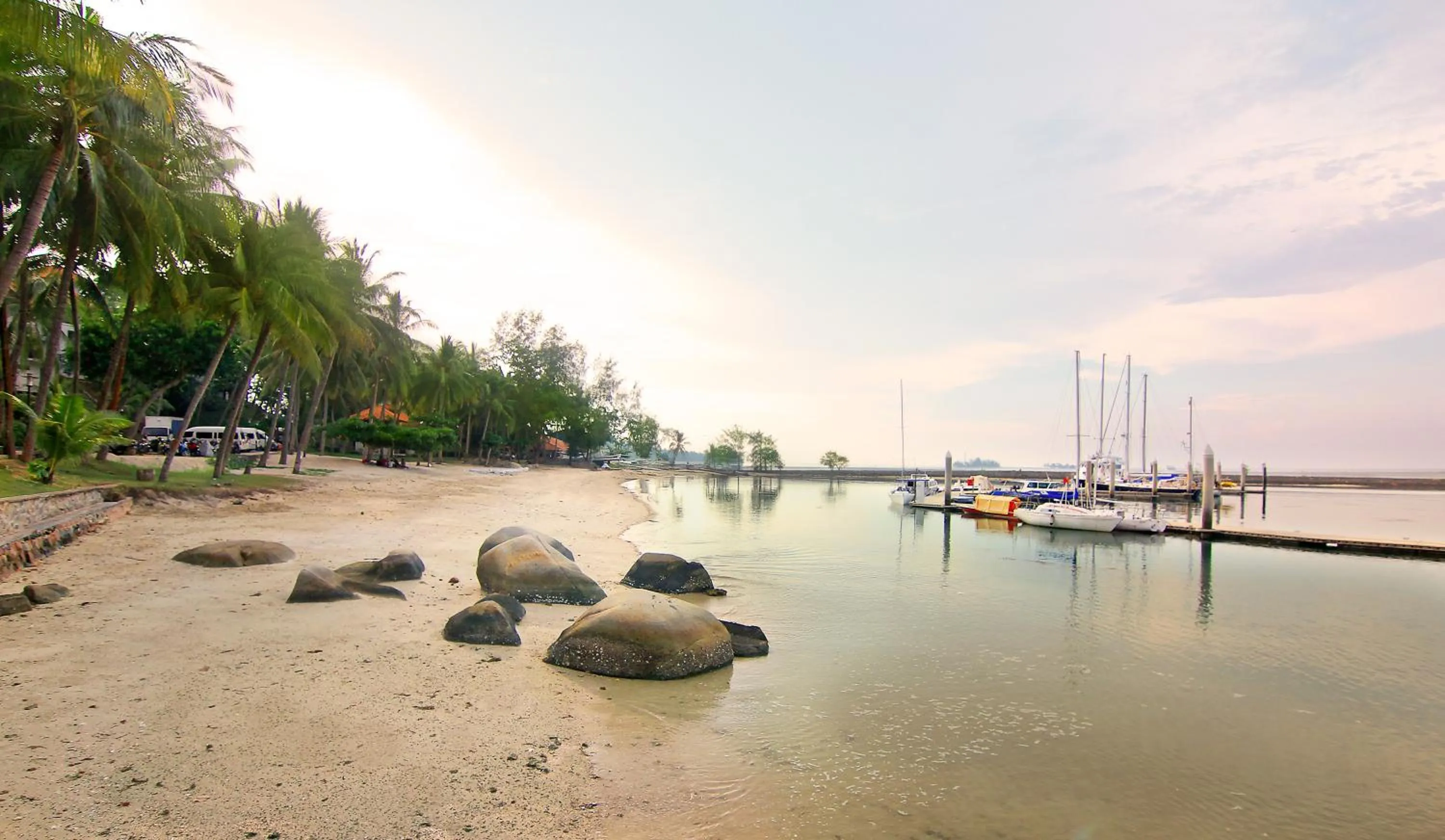 Beach in Nongsa Point Marina