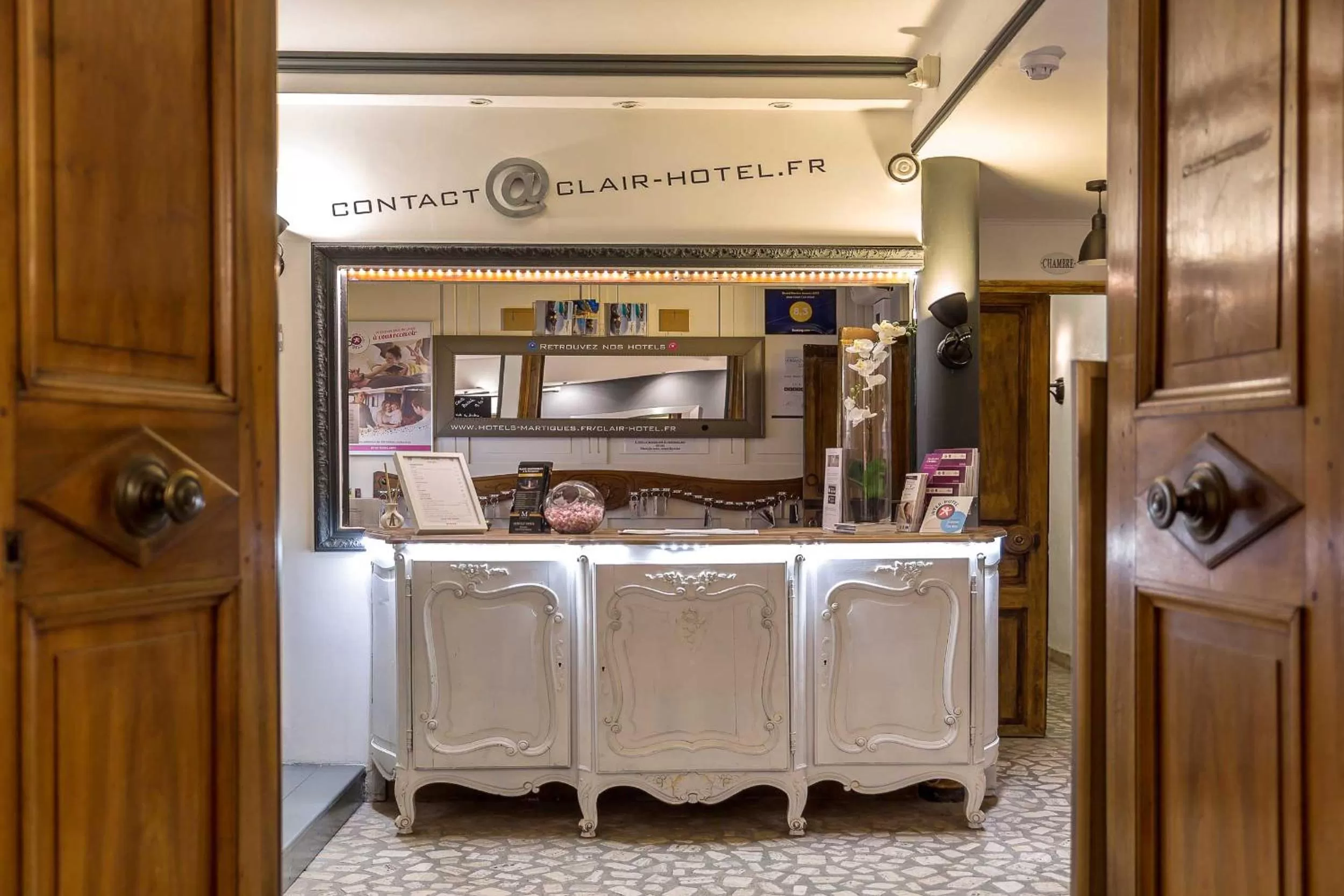 Lobby or reception in The Originals Boutique, Clair Hôtel, Martigues
