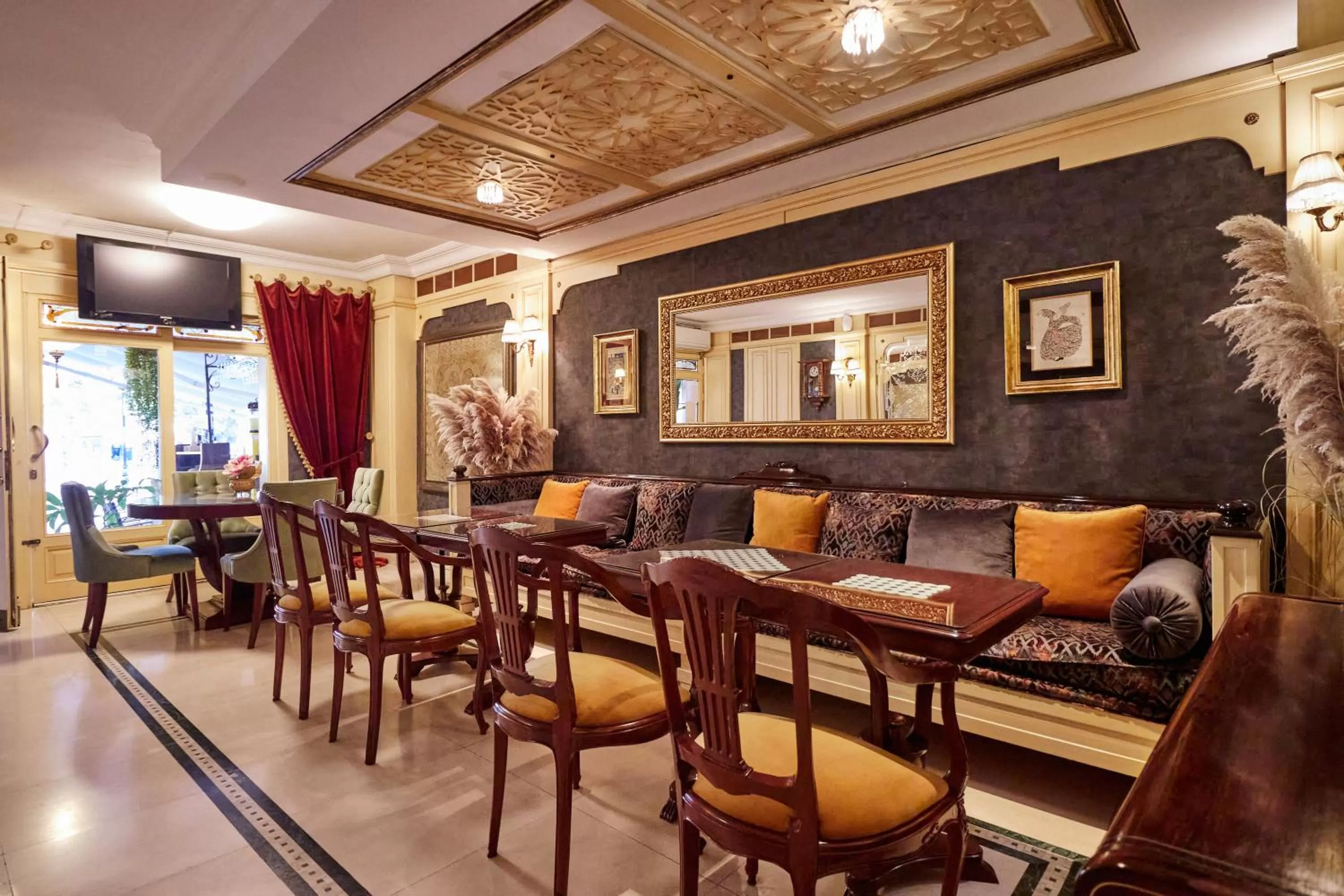 Lobby or reception in Alzer Hotel Special Class