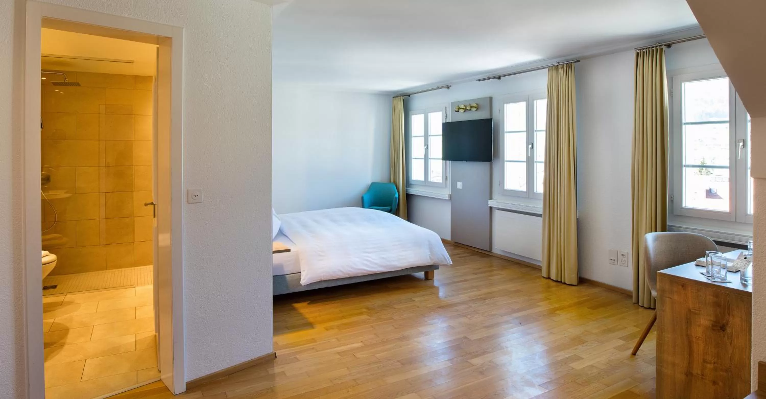 Bed in Hotel Kreuz by b-smart