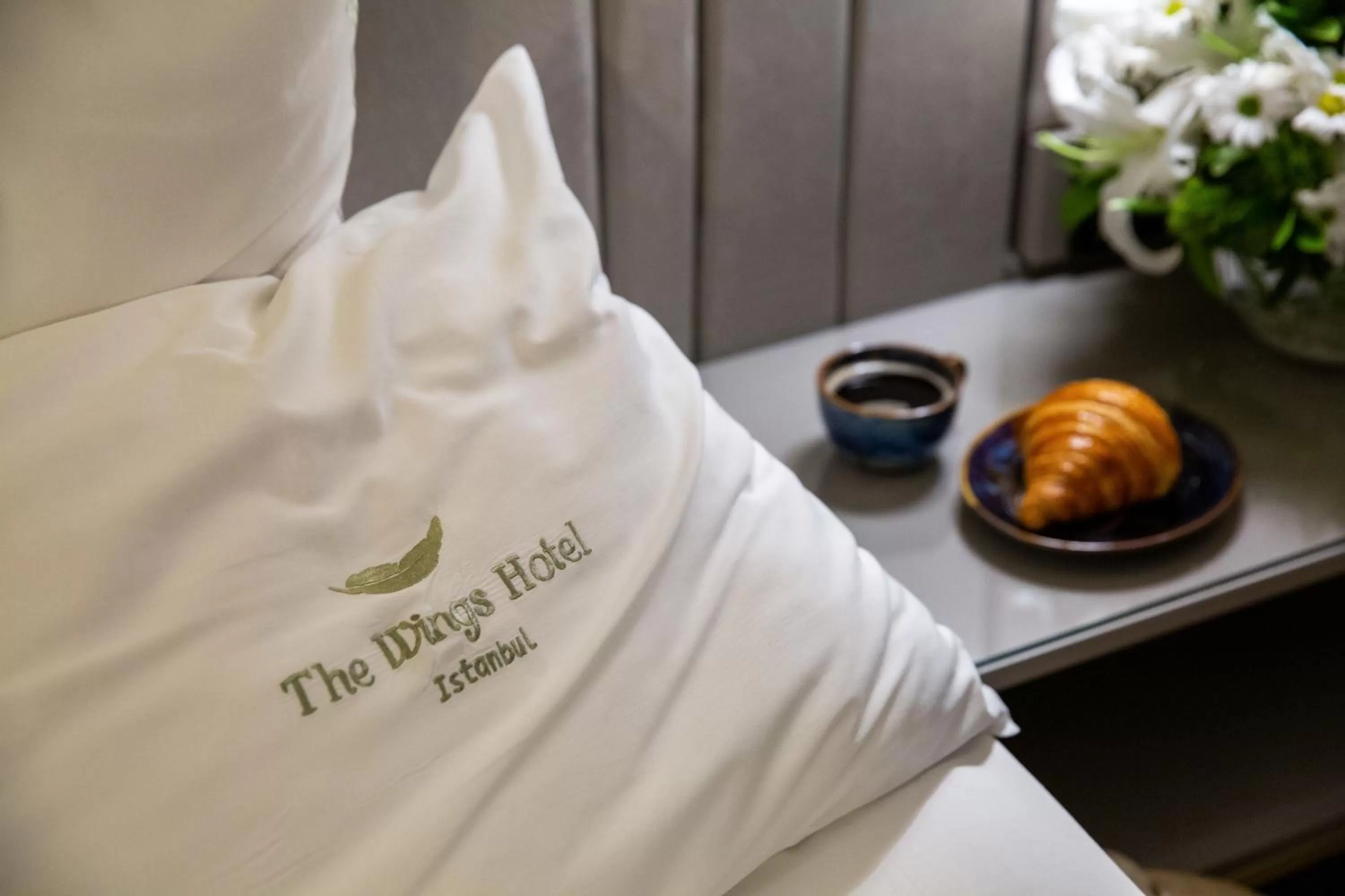 Food and drinks, Bed in The Wings Hotel Istanbul