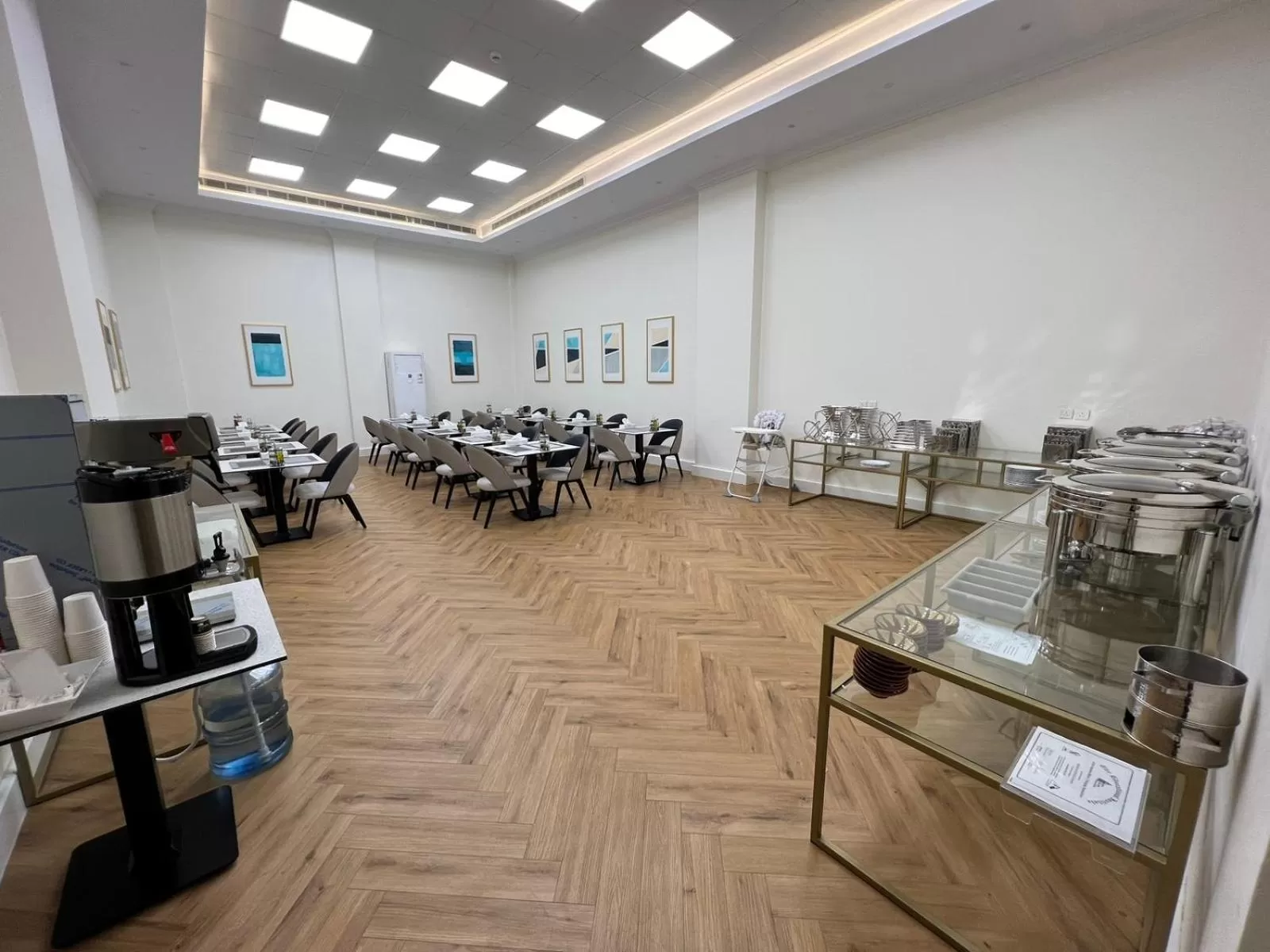 Restaurant/places to eat in Smayah Hotel