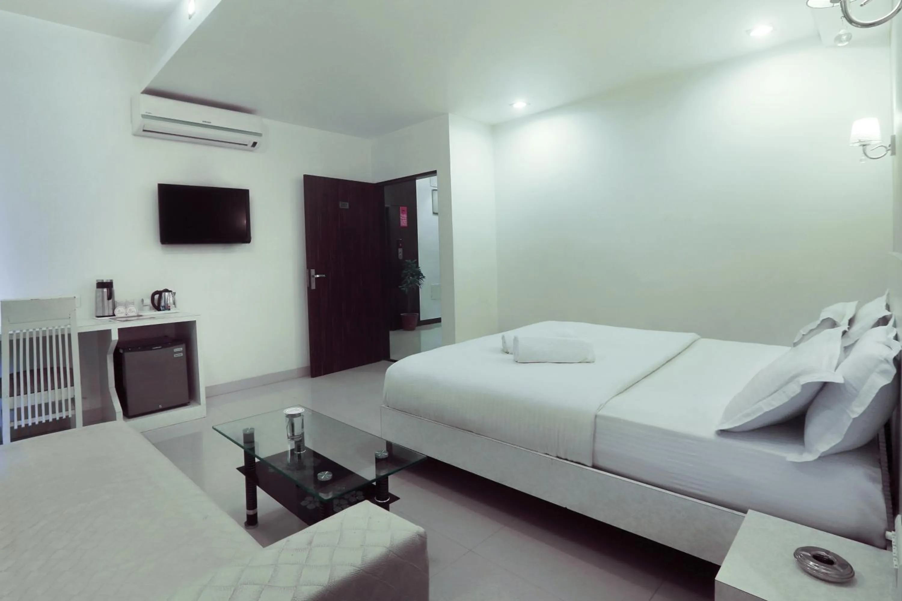 Bedroom, Bed in Hotel Metropolitan