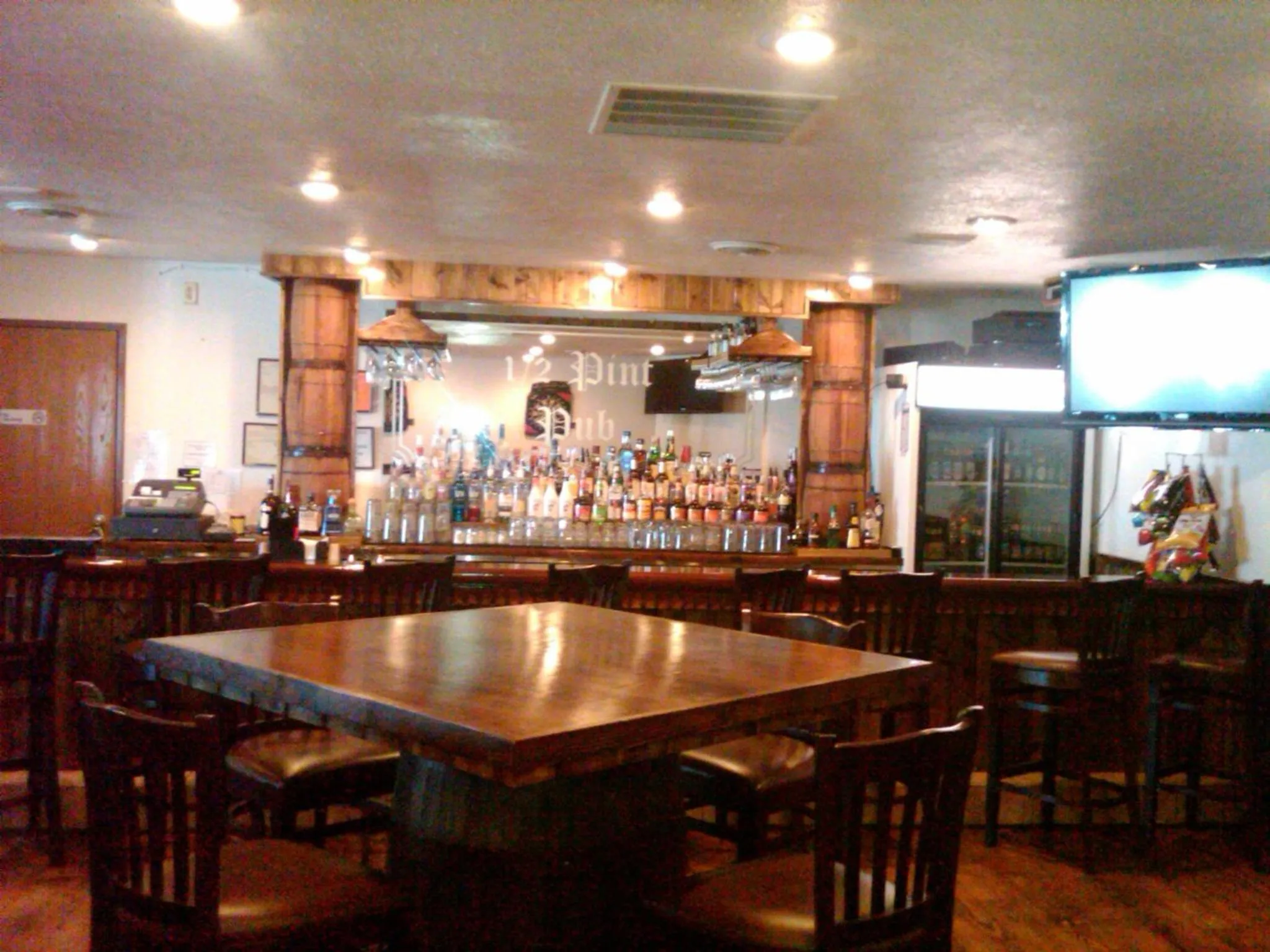 Lounge or bar in Boarders Inn & Suites by Cobblestone Hotels - Munising