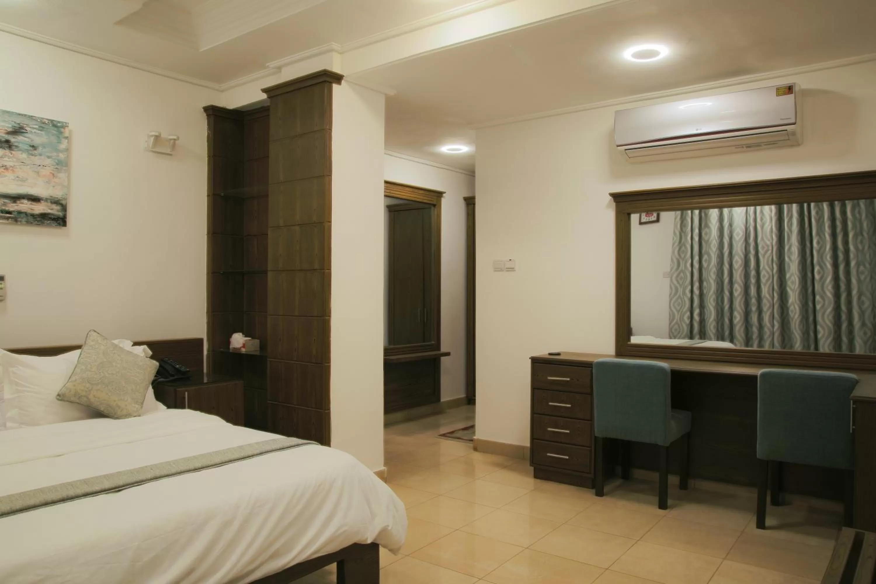 Bed in Sleep Inn Hotel - City Centre