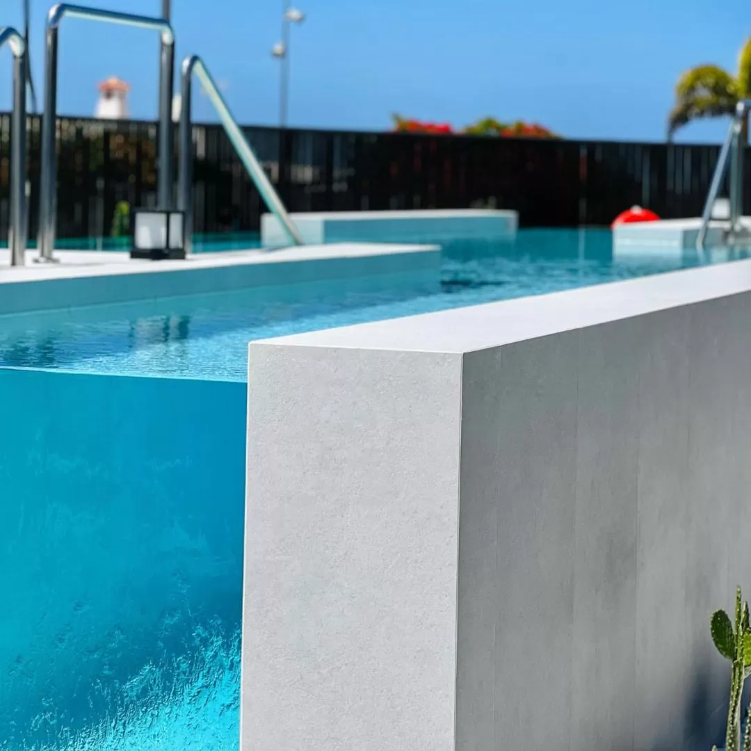 Day, Swimming Pool in Fahana - Gay Men Only