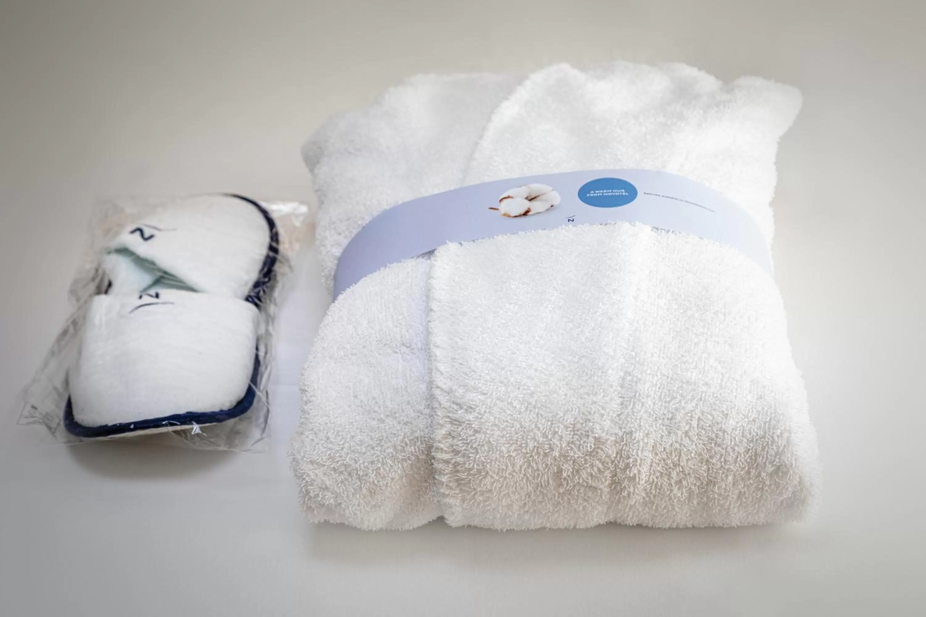 Bathroom, Bed in Novotel Den Haag World Forum