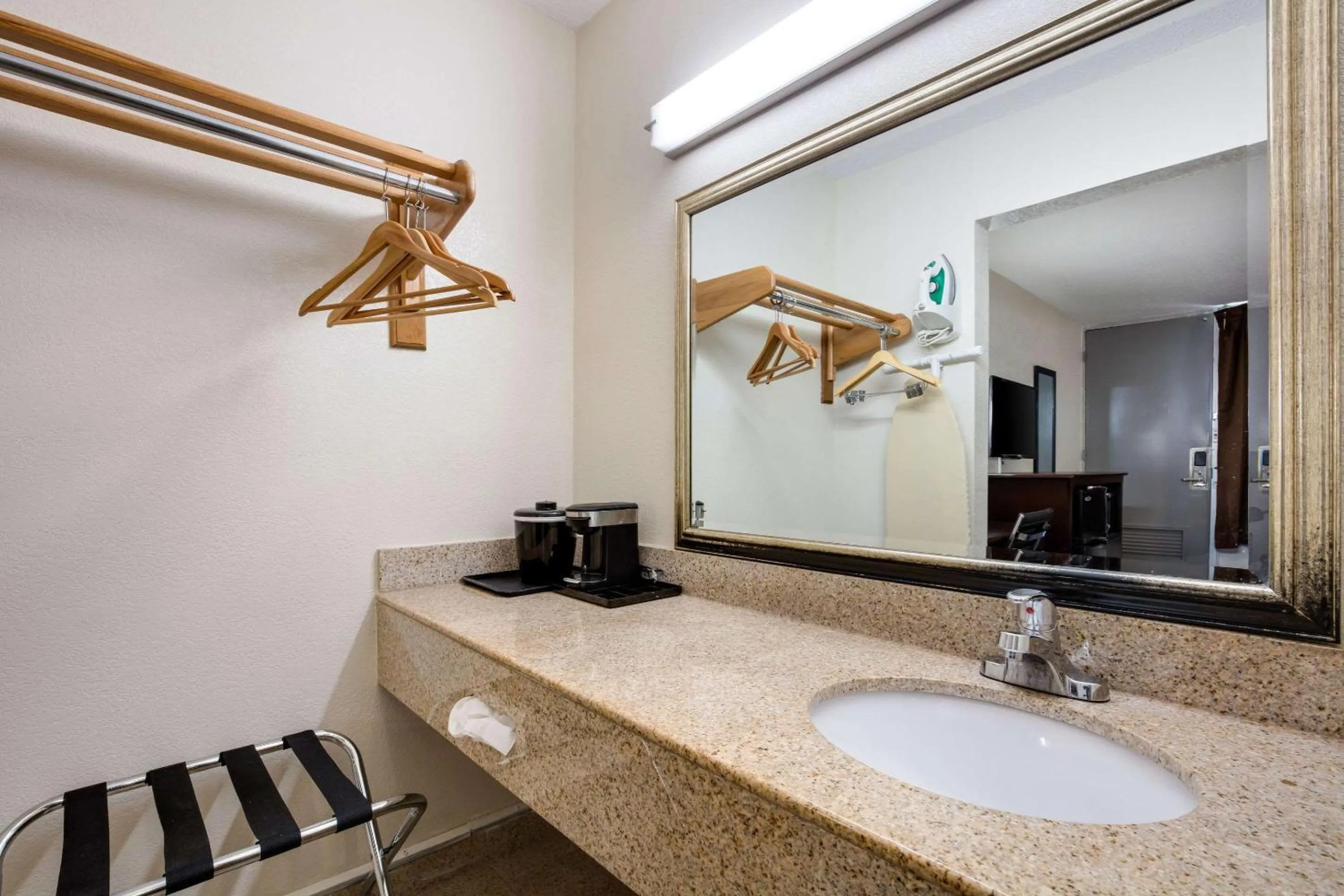 Bathroom in Quality Inn
