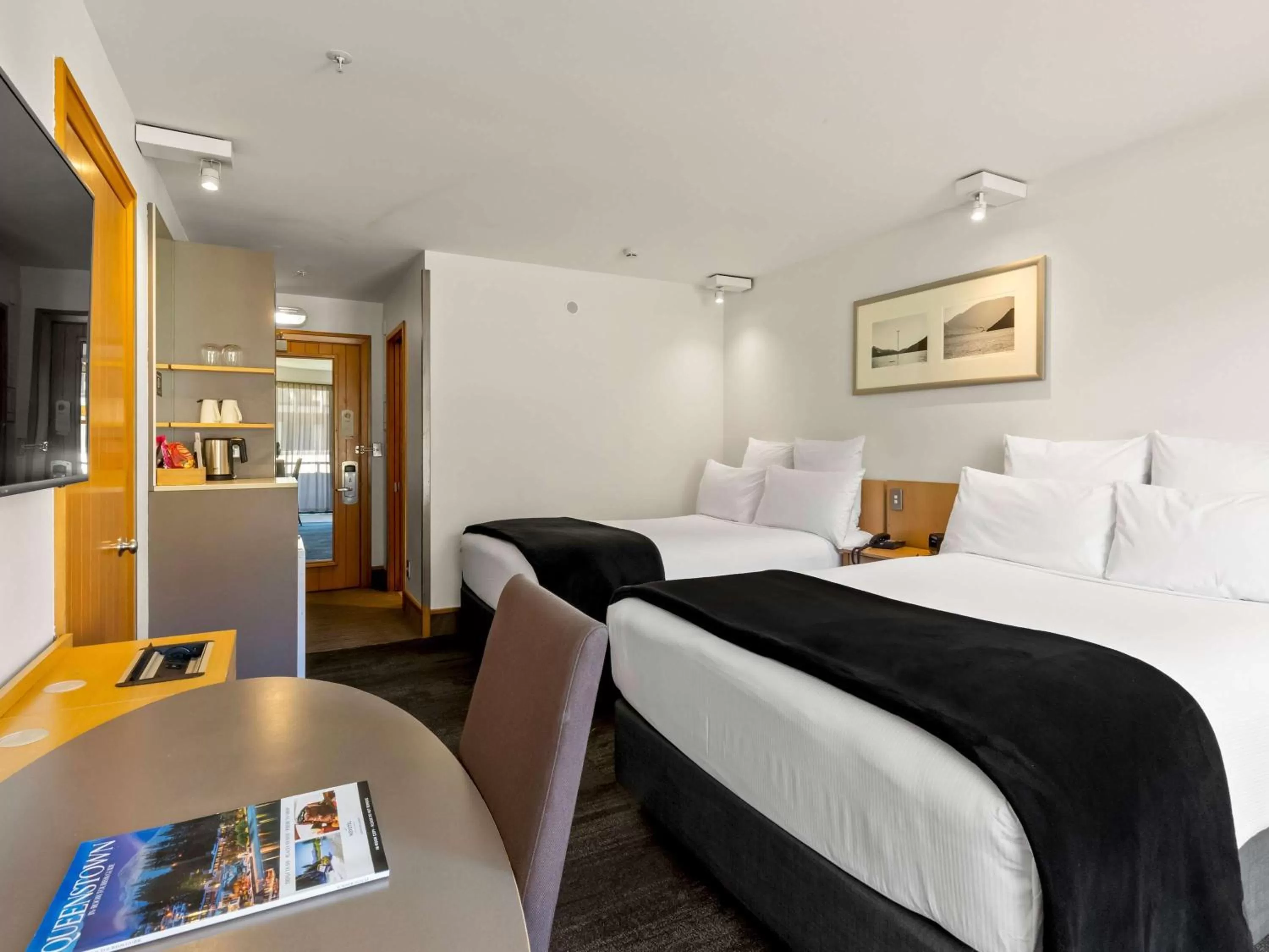 Standard Queen Room with Special Access Bathroom in Novotel Queenstown Lakeside