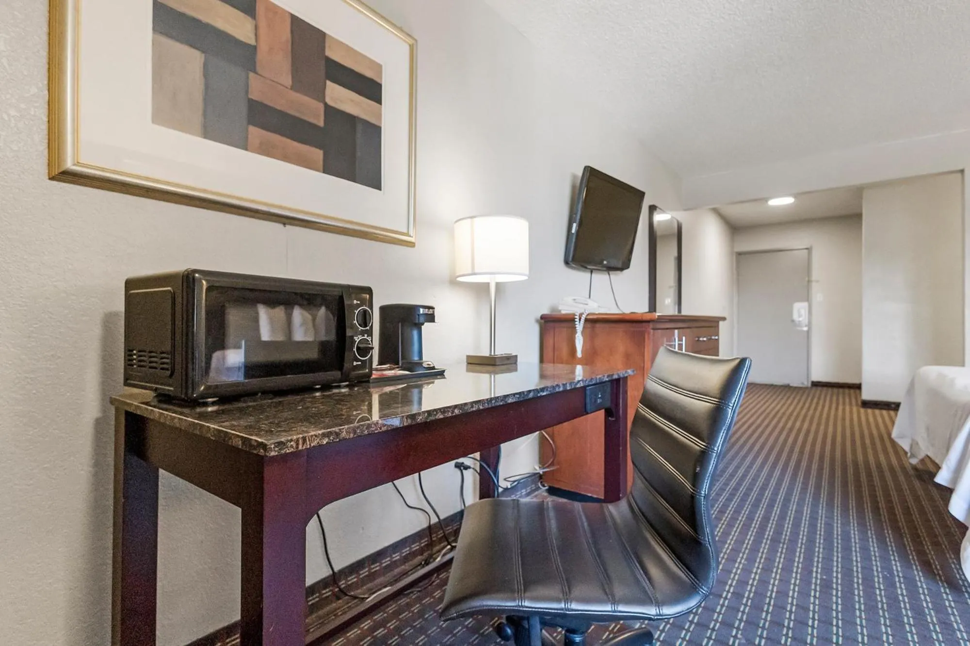 Bedroom in Heritage Inn Express Hayward